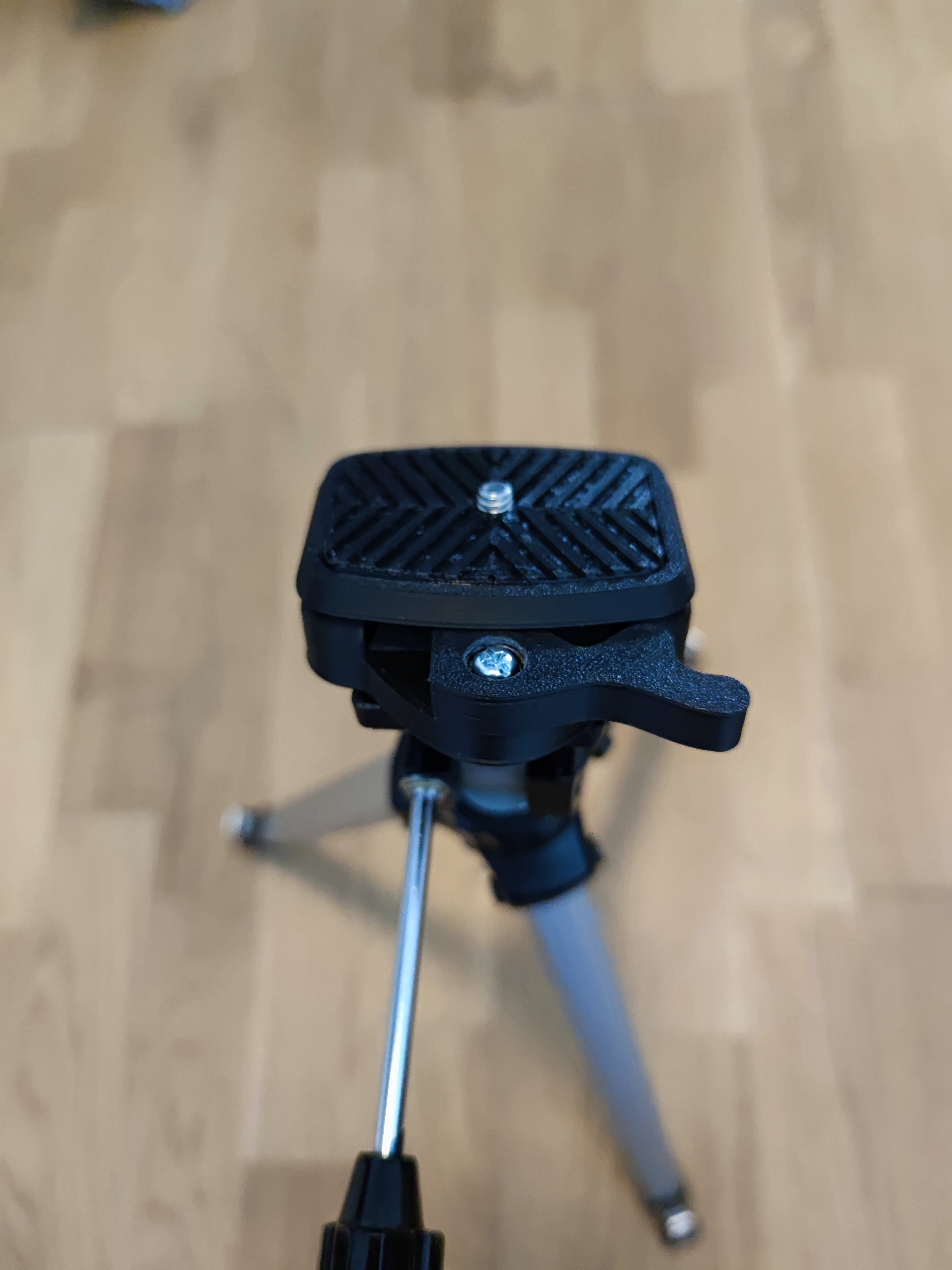 Tripod quick release adapter