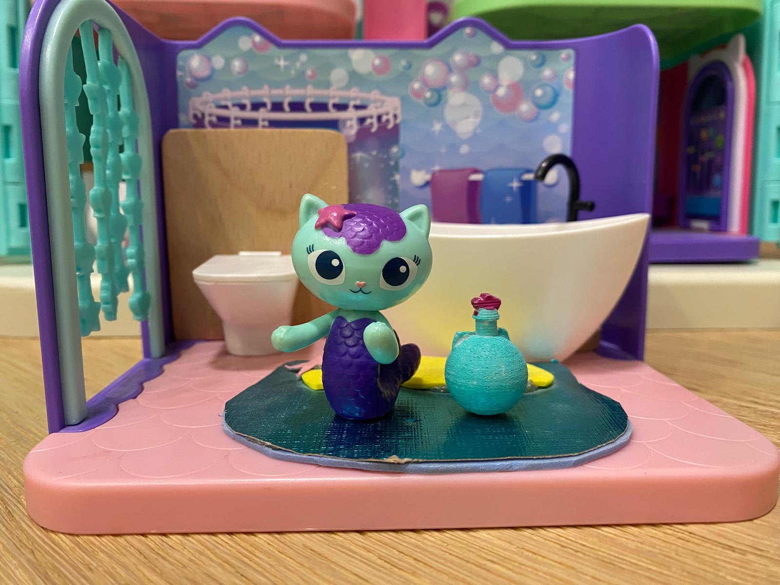 Mercat's spa bottle from Gabby's dollhouse.