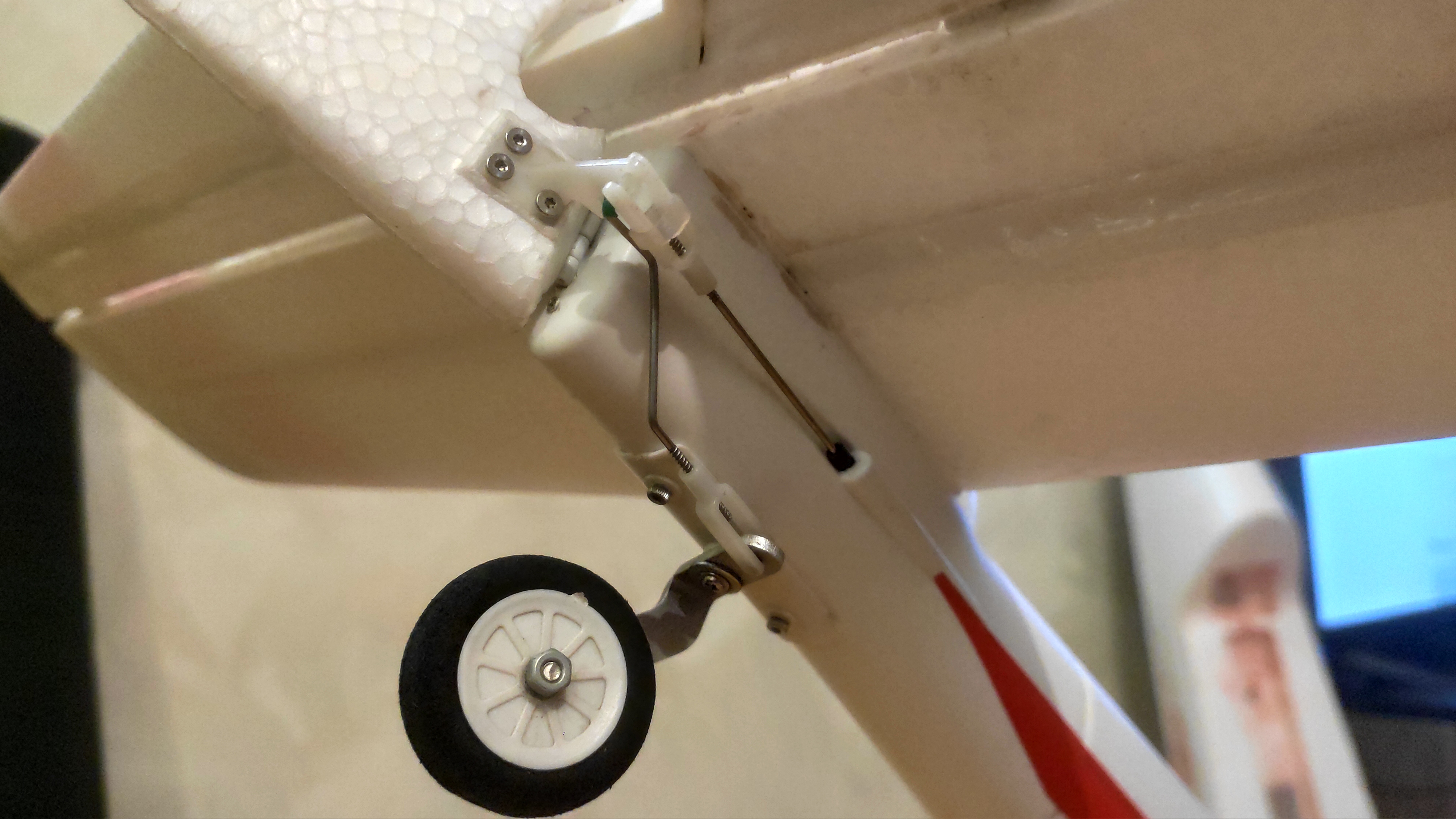 Volantex TrainStar rudder extra hinge support