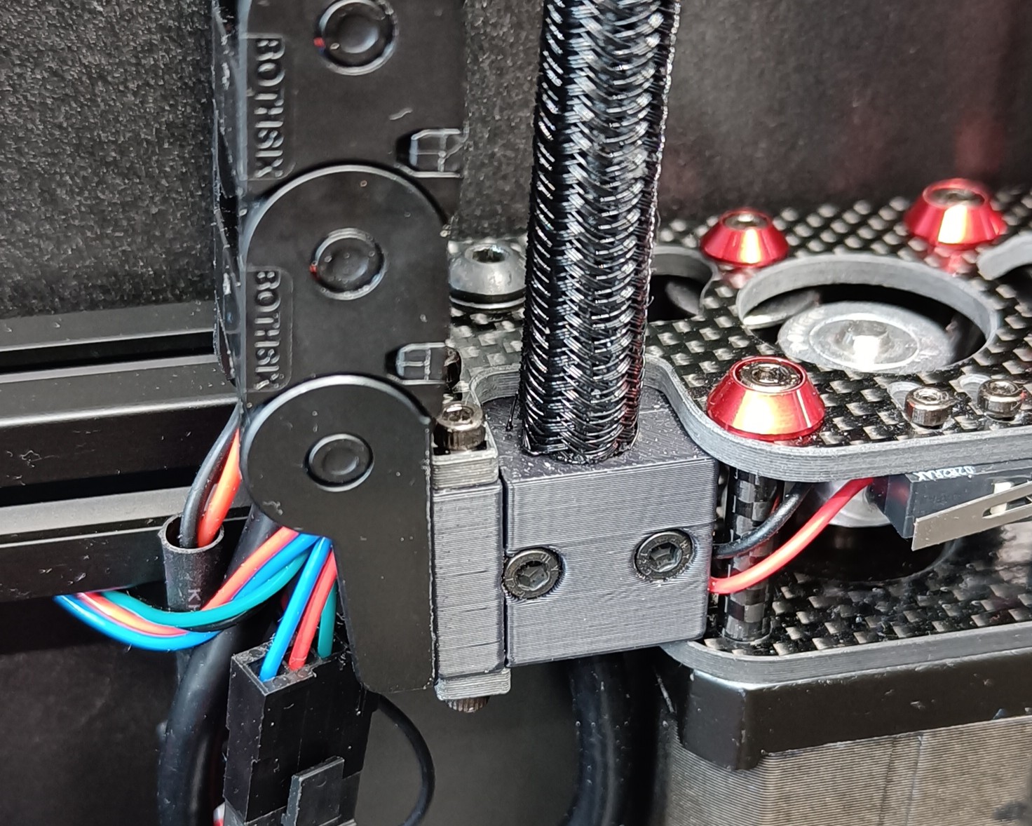 Adapter for BTT USB / CAN Cable and Chain on Voron ChaoticLab Carbon Fiber Bracket Kit