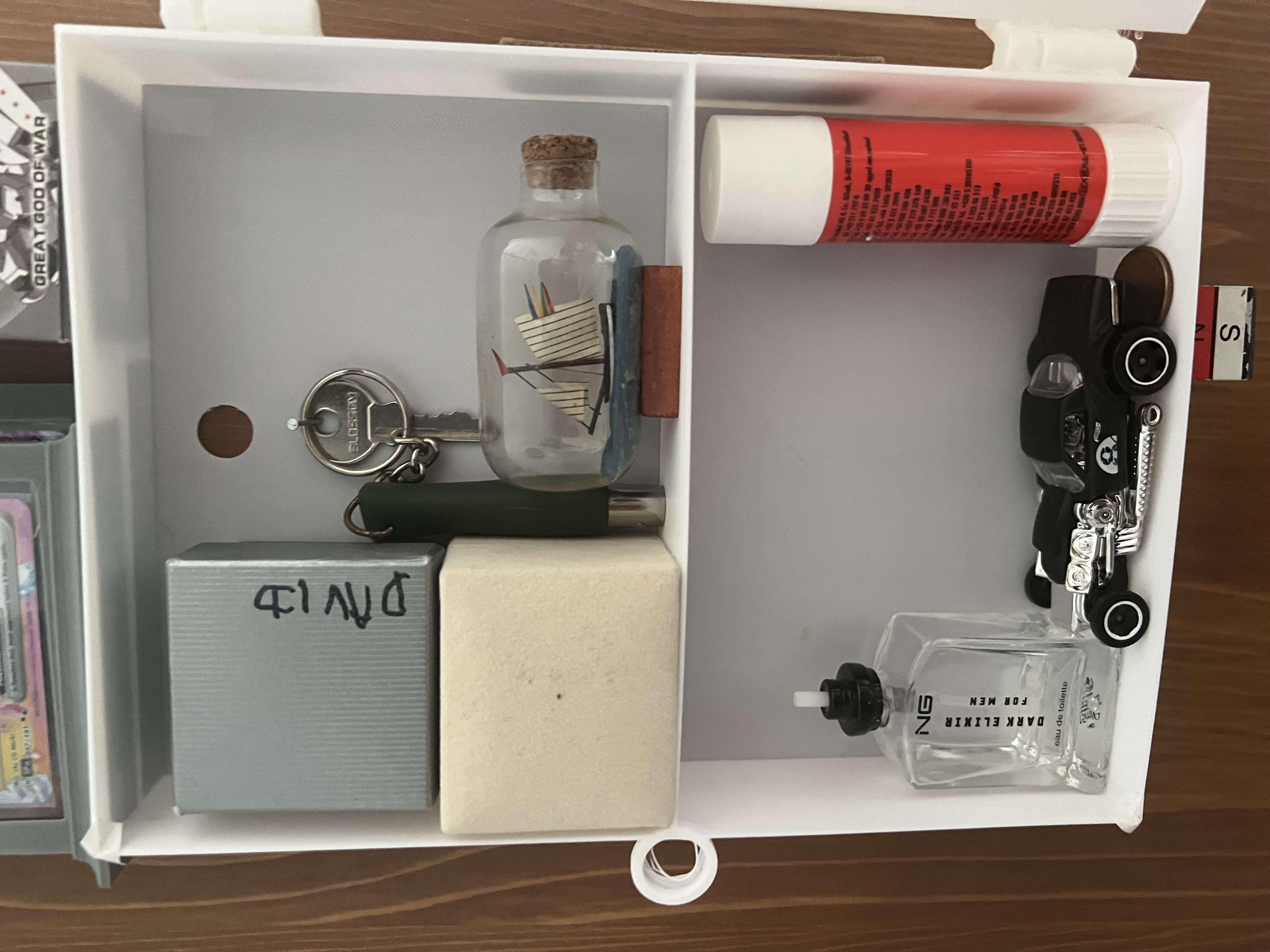 Very thin shelf
