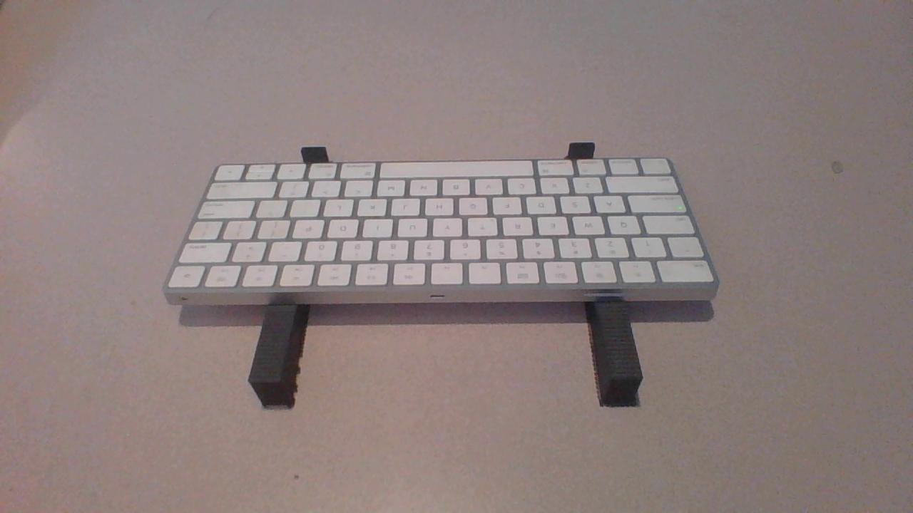 Miniatura 4 do modelo 3D Universal Keyboard Stand