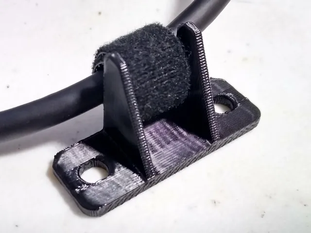 1U rack cable management velcro tiedown point