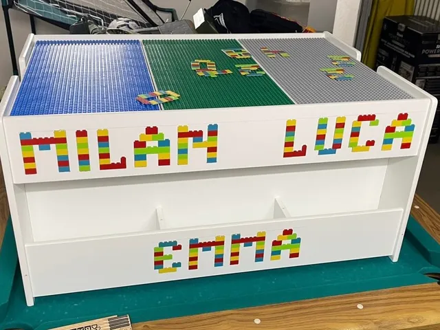 Colorful Letters and Numbery in LEGO Design with MMU
