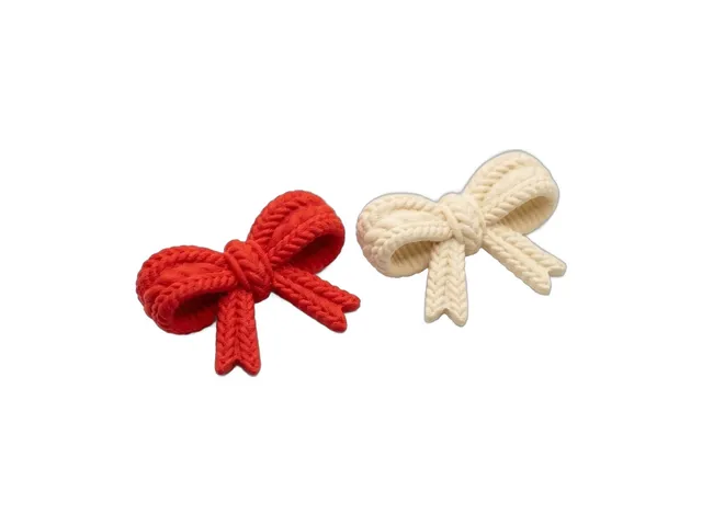 Cable-Knit Bow Ornament - Yarn Look