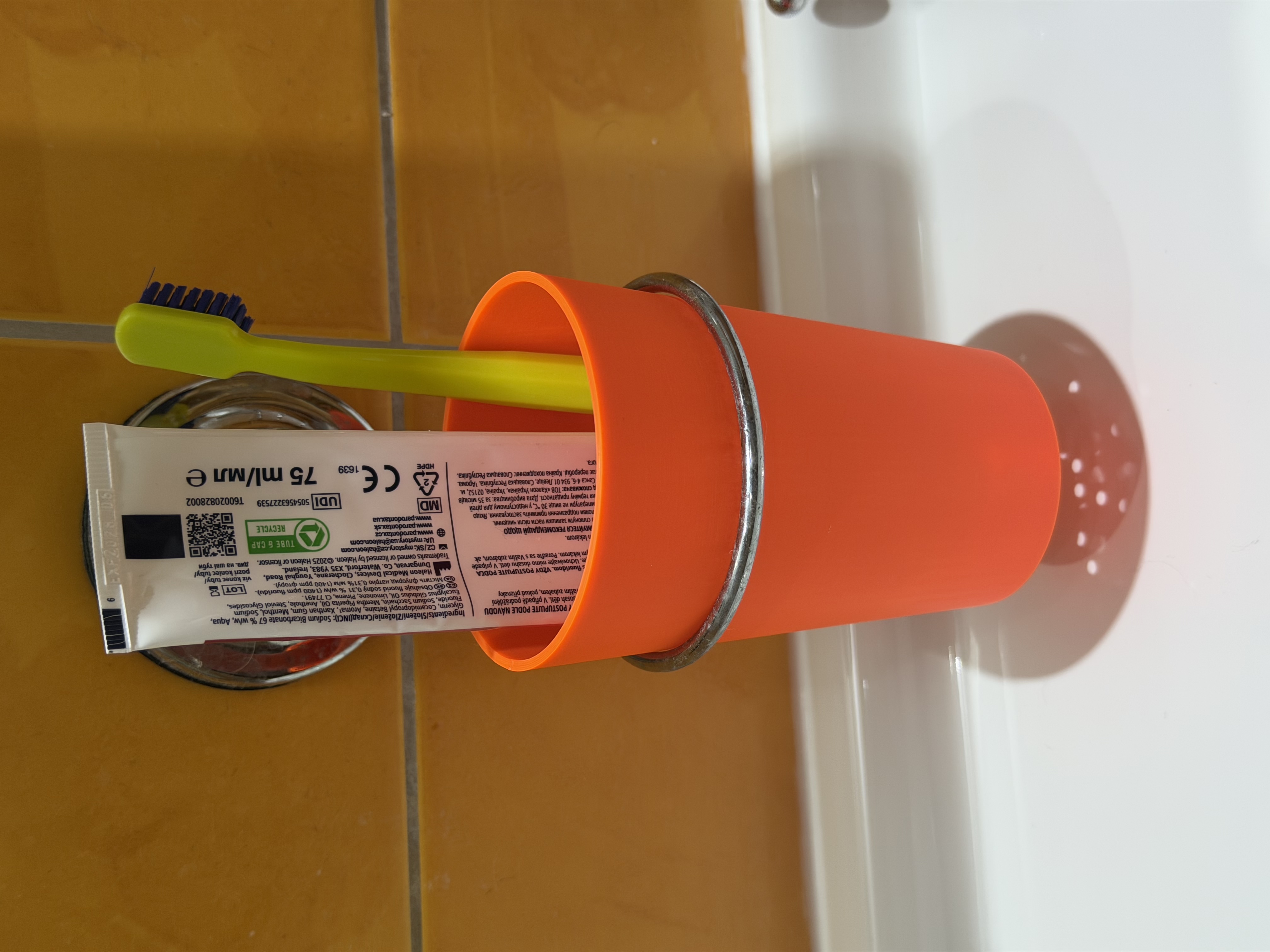Toothbrush holder