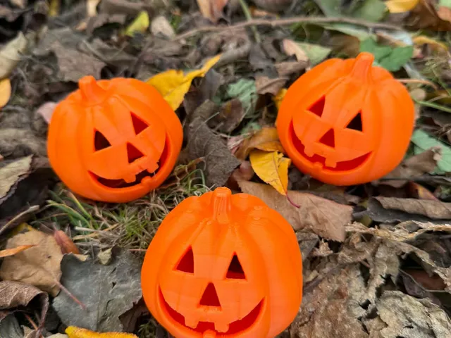 Halloween 3 Spooky Pumpkin Candle Holders