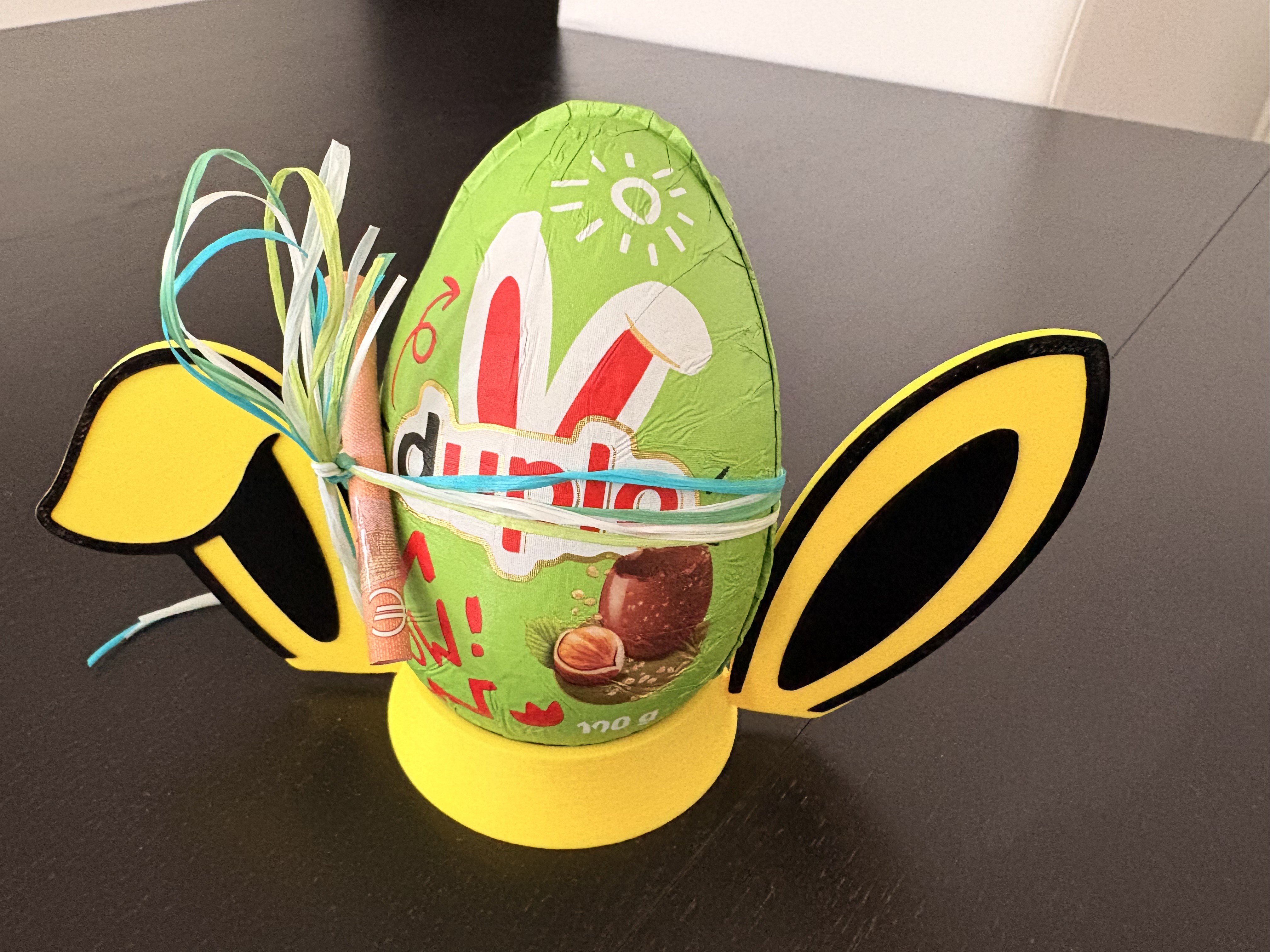 chocolate egg display stand 3D model