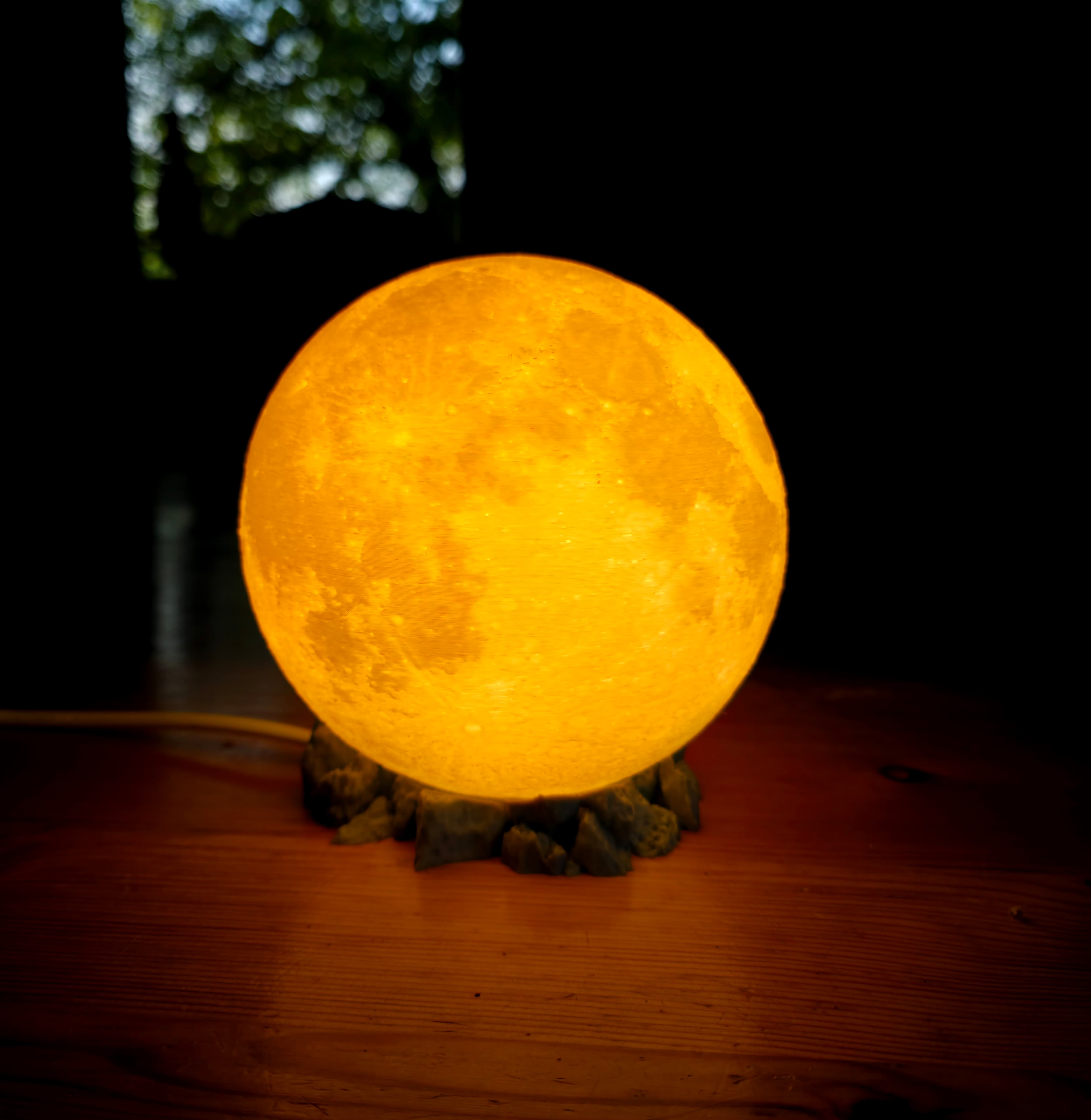 Base adaptiert und verwendet für schon gedruckten Mond von LeHa Design