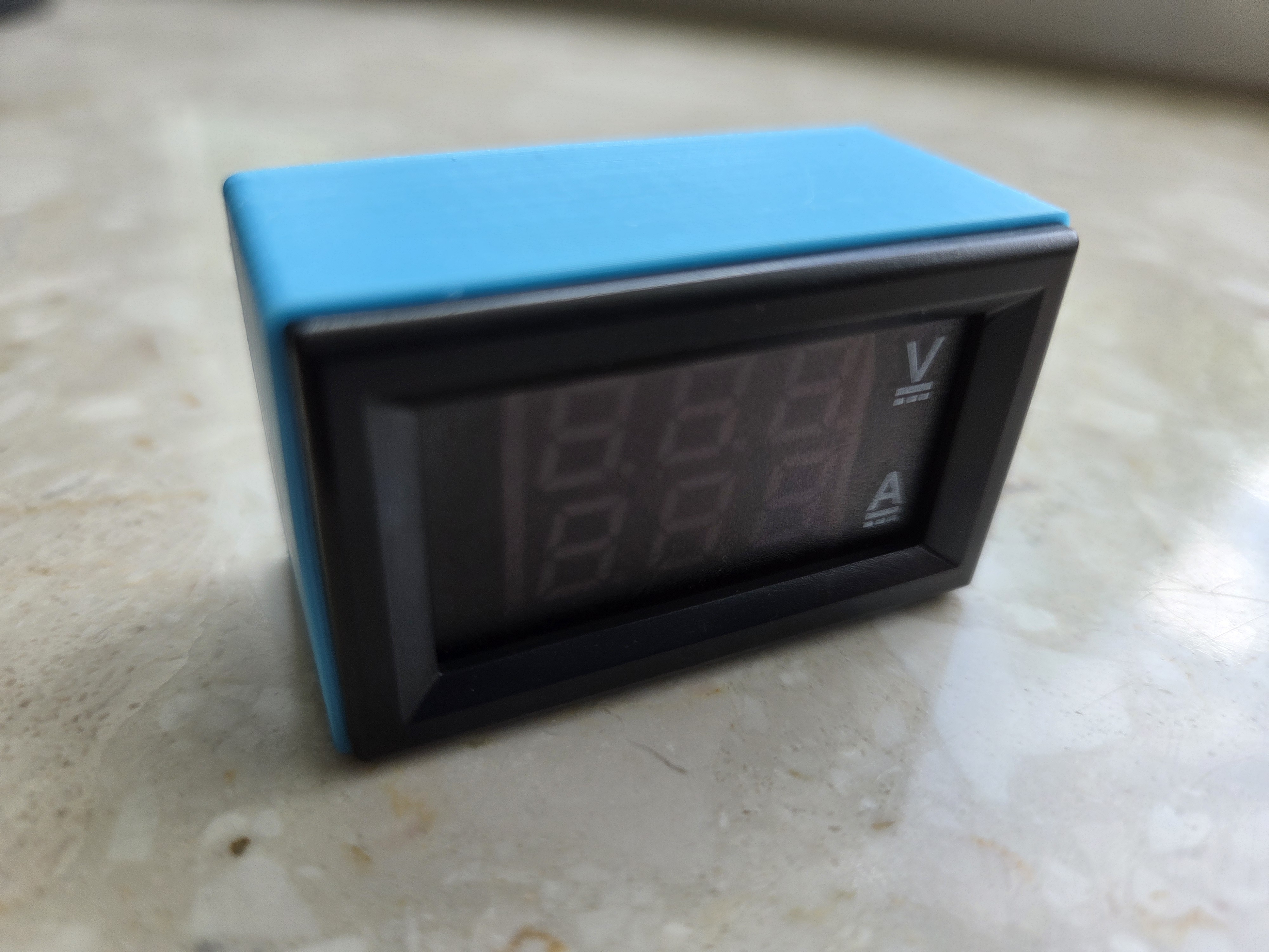 Simple case for digital voltage and current meter