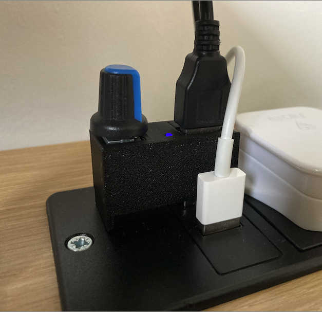 Miniatura 4 do modelo 3D USB Voltage/Fan Controller Case