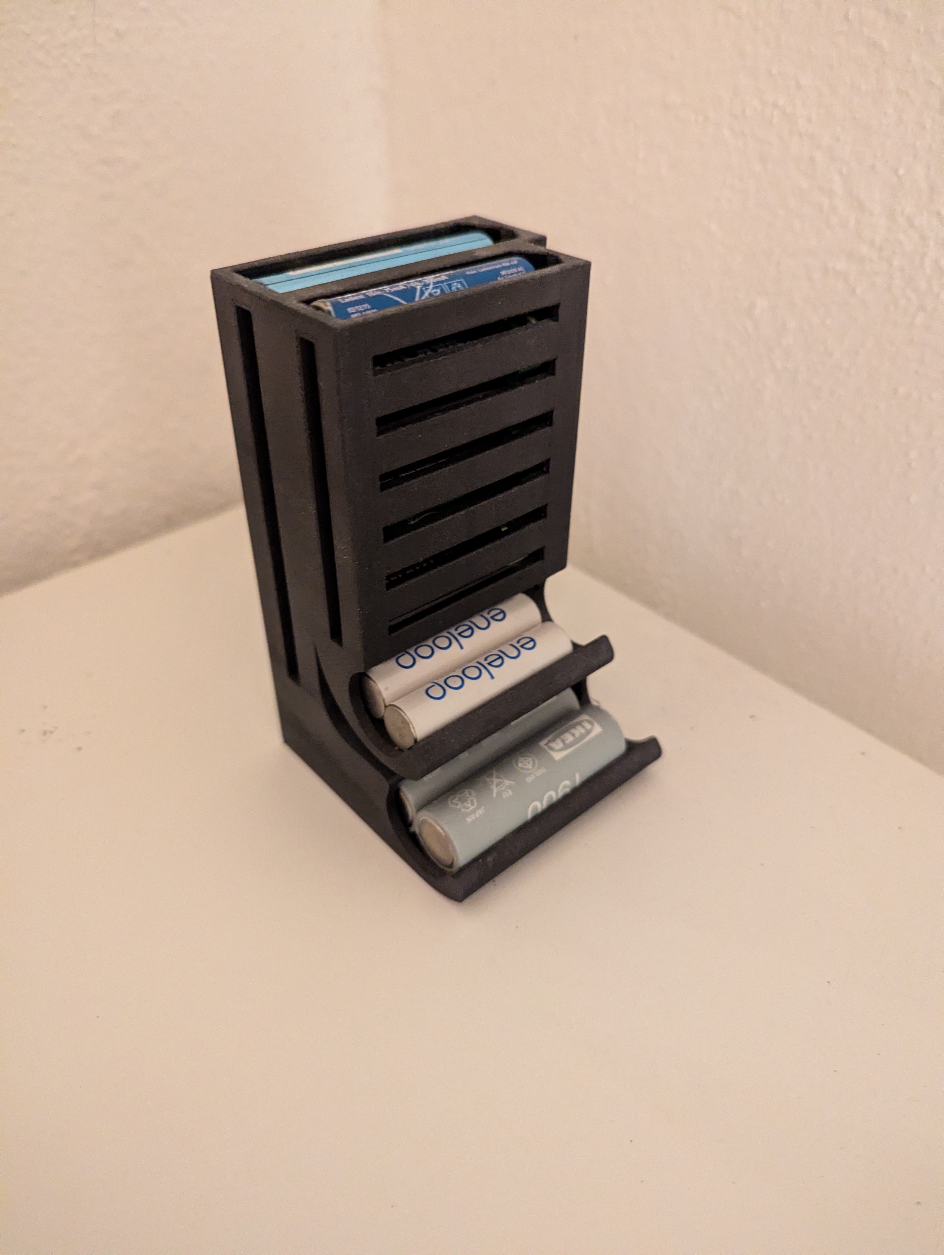AA und AAA Batterie-Spender