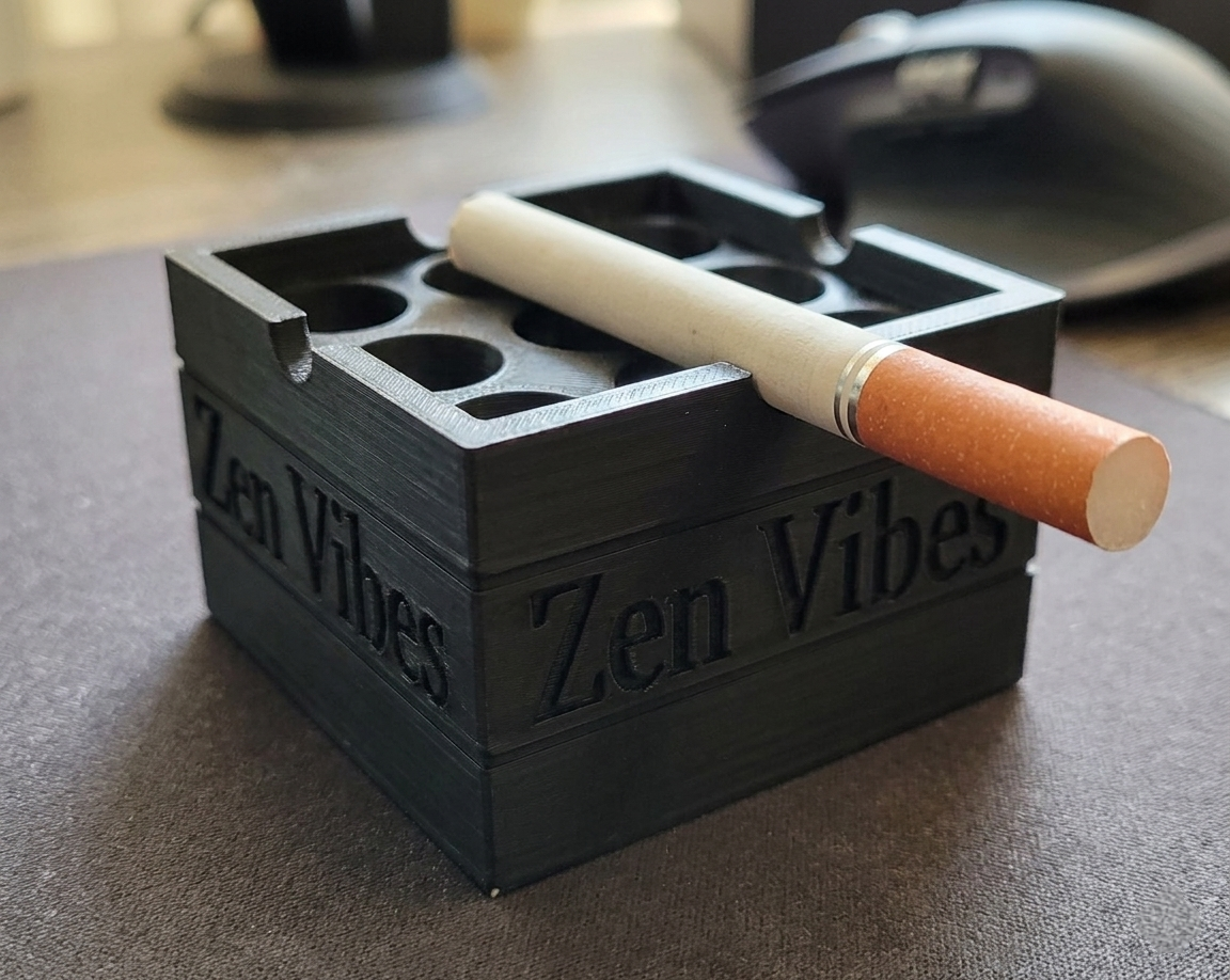 Ashtray w/Snuffer