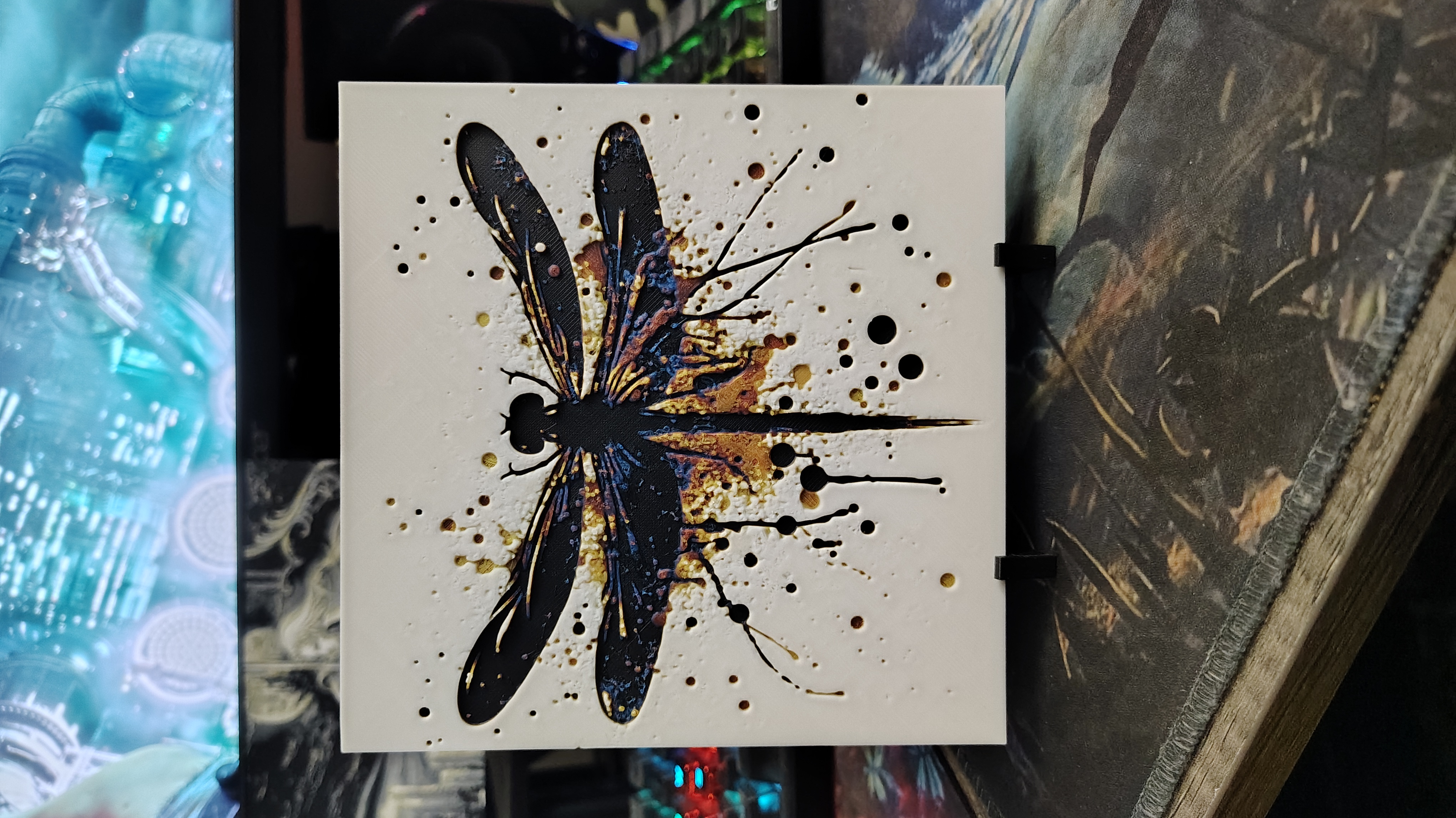 Dragonfly Paint Splatter v2 Hueforge