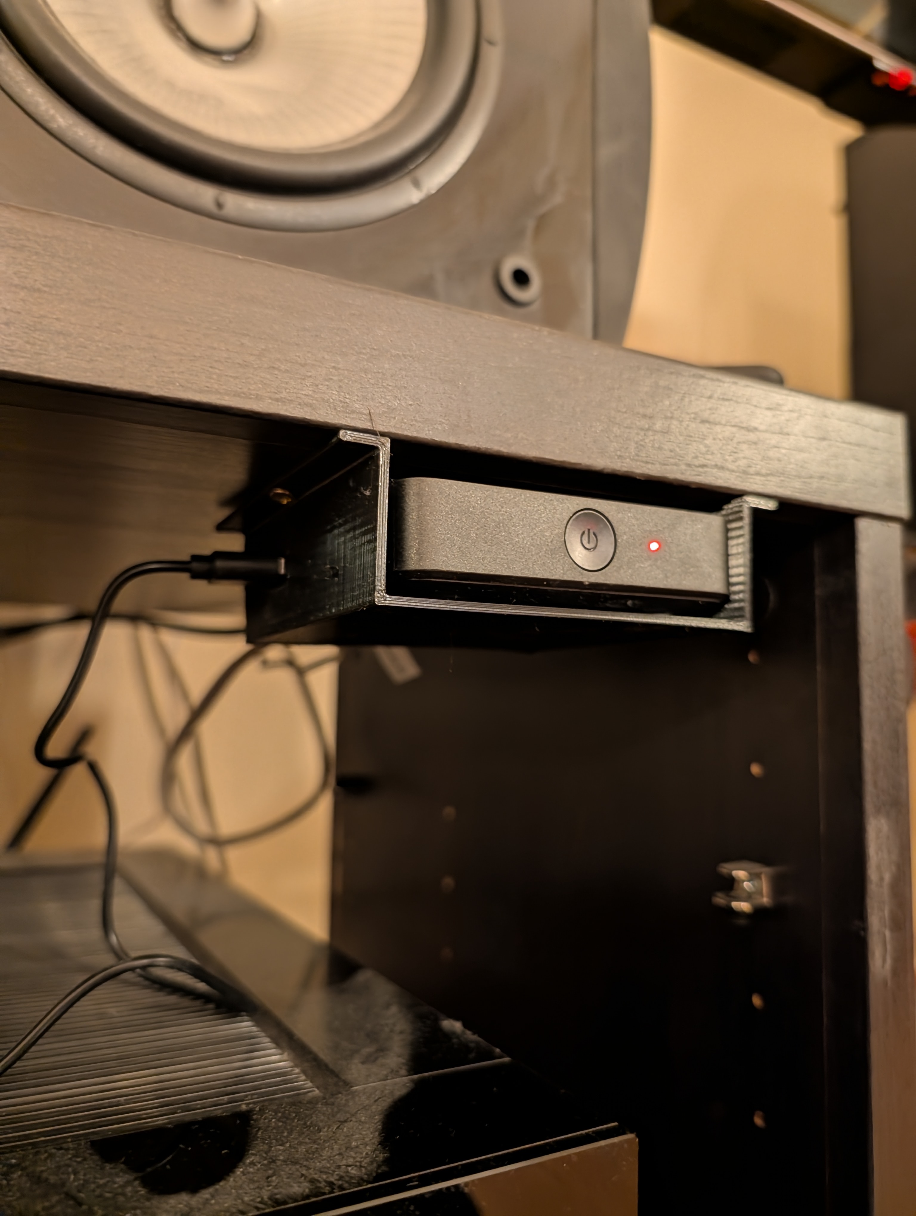 Telenor T-Wee box holder for under table mount