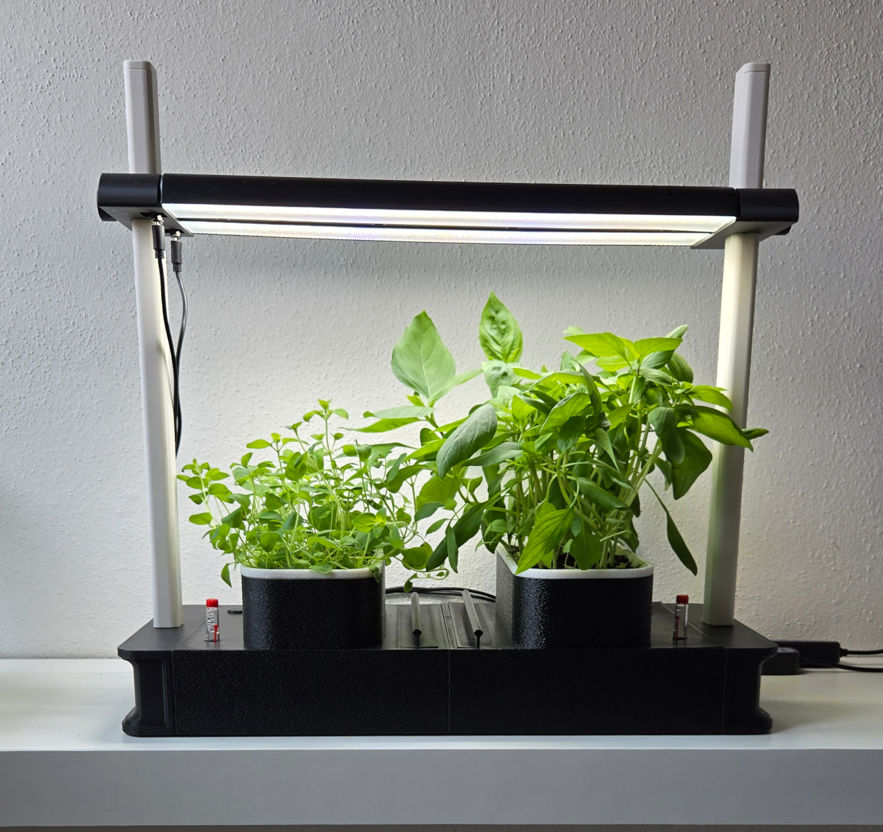 Silent Hydroponic Kitchen Garden - Herbs Planter