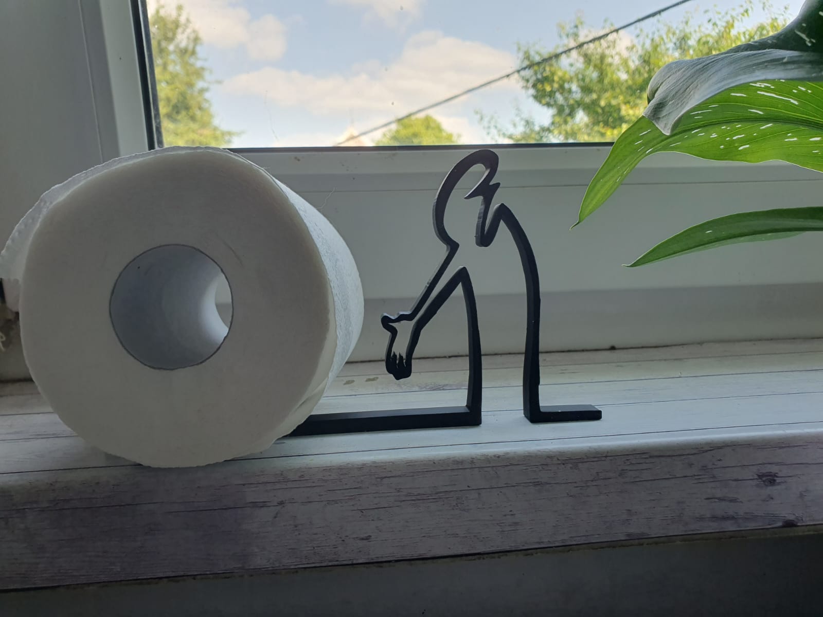 Linea toilet paper funny