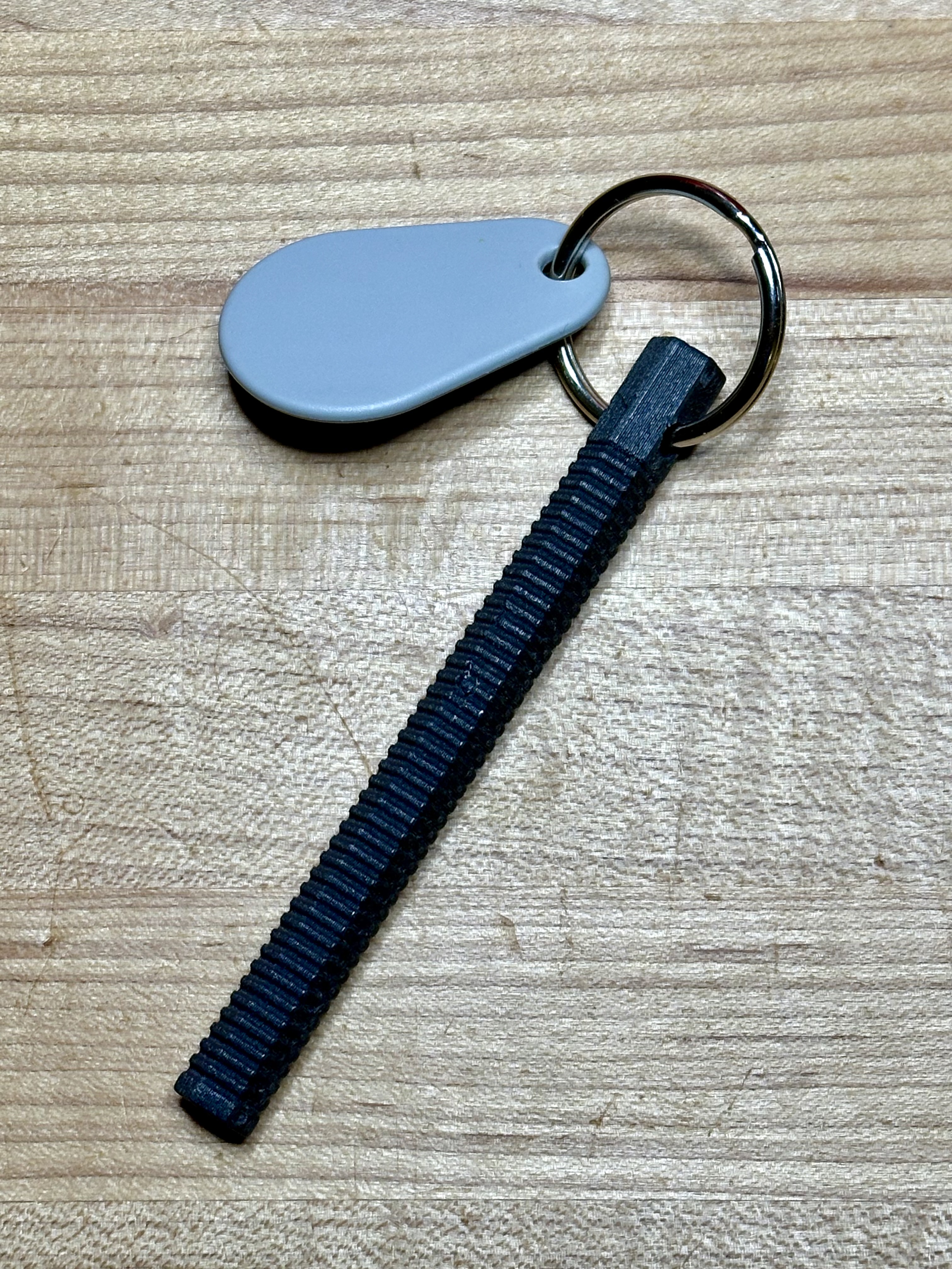 Hexagonal Textured Rod Keychain