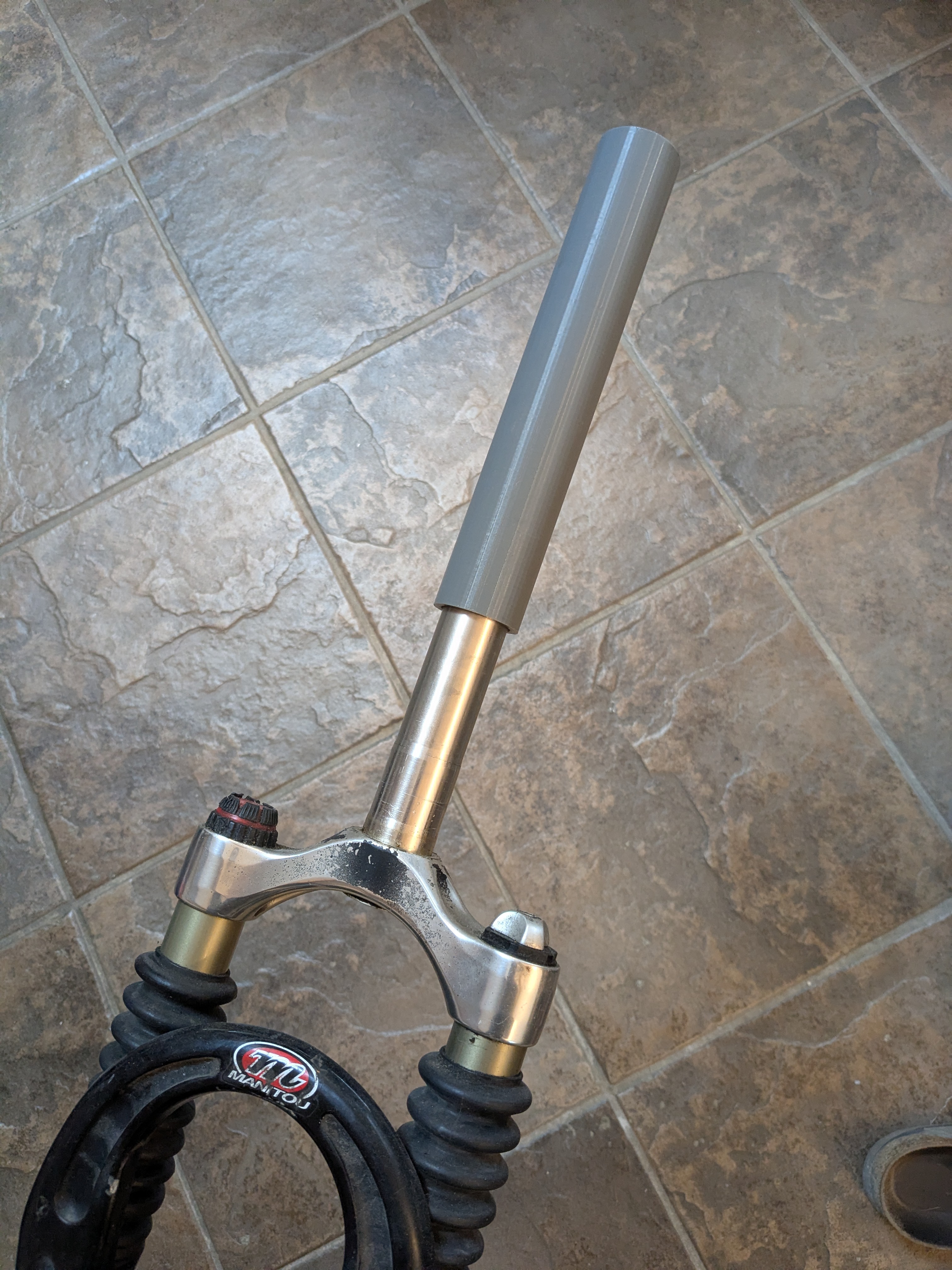 Fork race driver for 1 1/8" stearer fork.