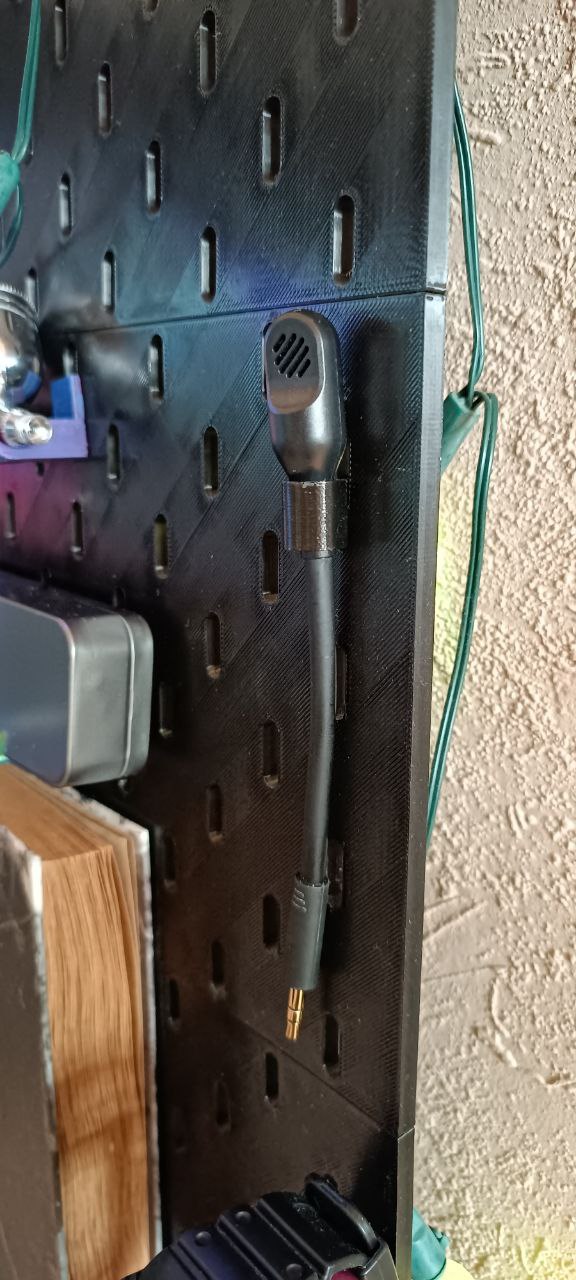 Skadis Hook with Hoop for microphone