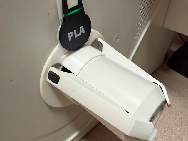 RFID Adapter for Hooked NFC tags