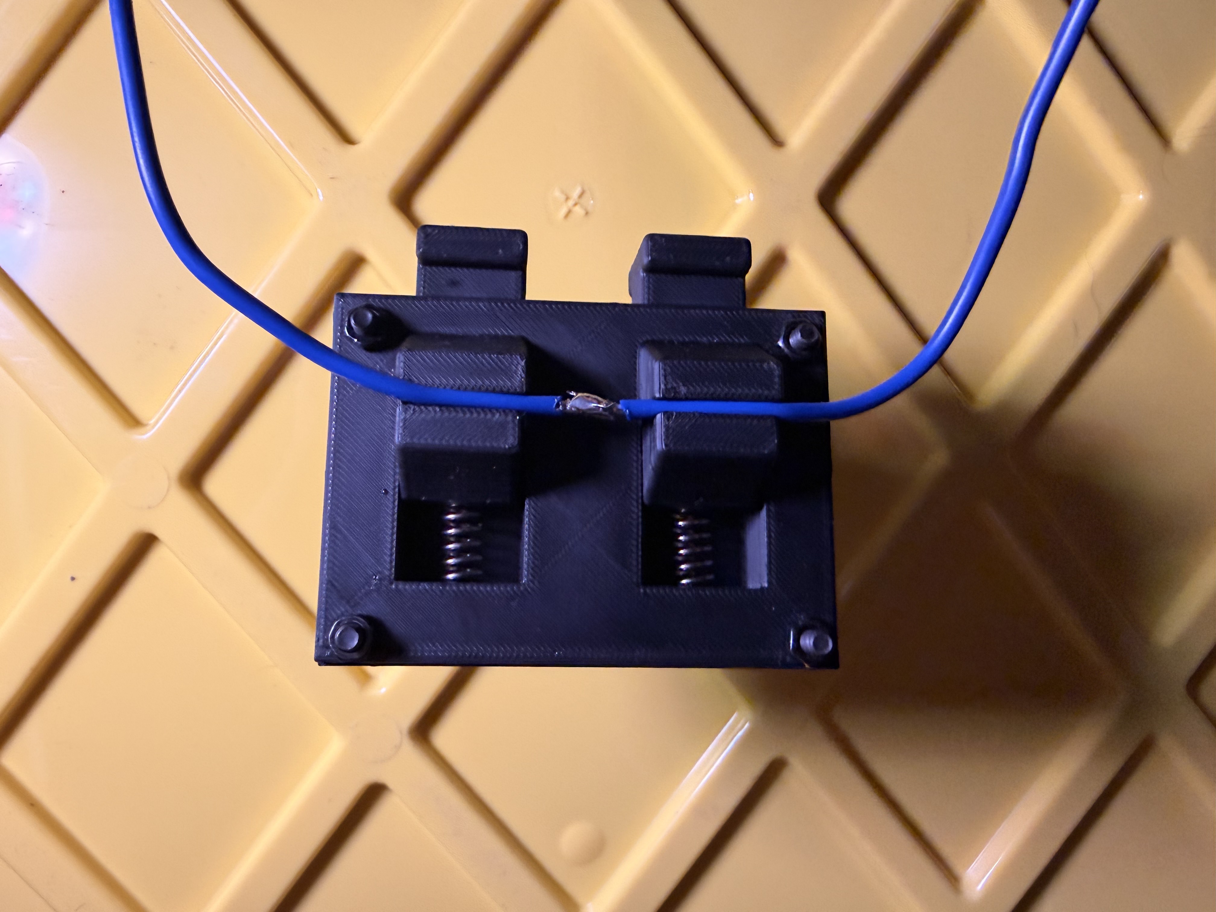 Solder helping tool