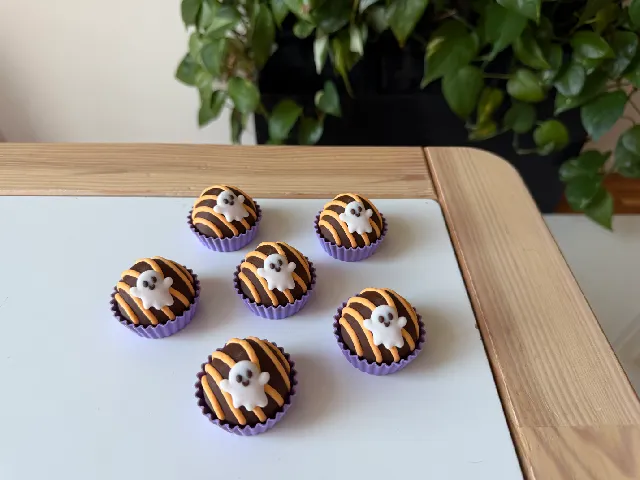 Halloween Ghost Praline