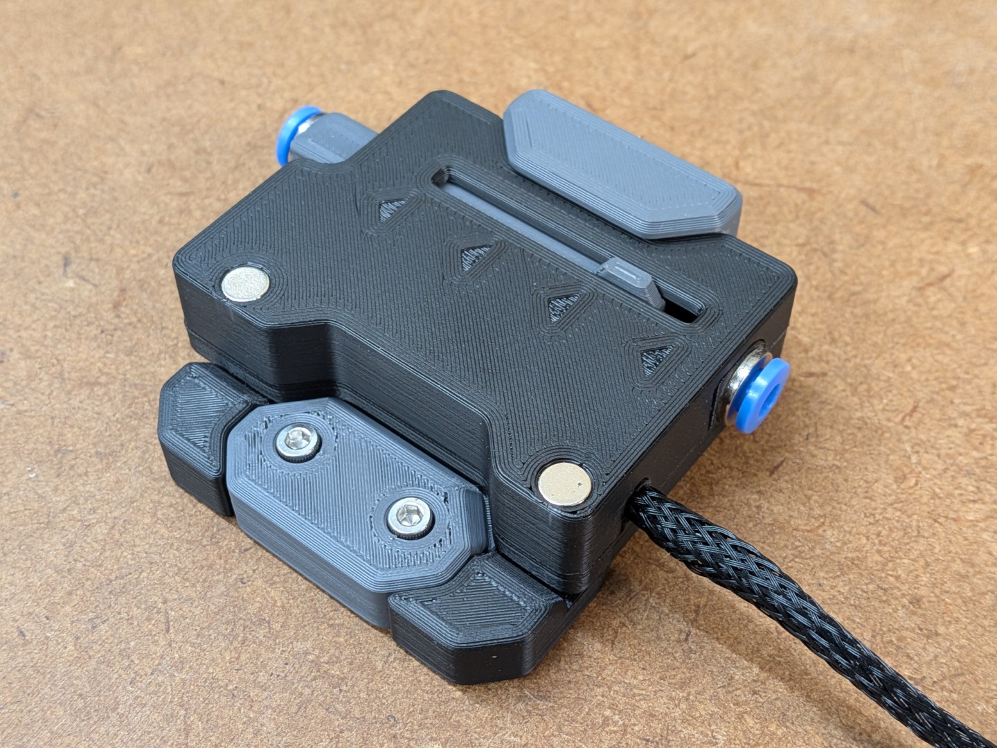 Miniatura 7 do modelo 3D TurtleNeck PLUS - Magnetic Mount and Cable Cover (for BoxTurtle)