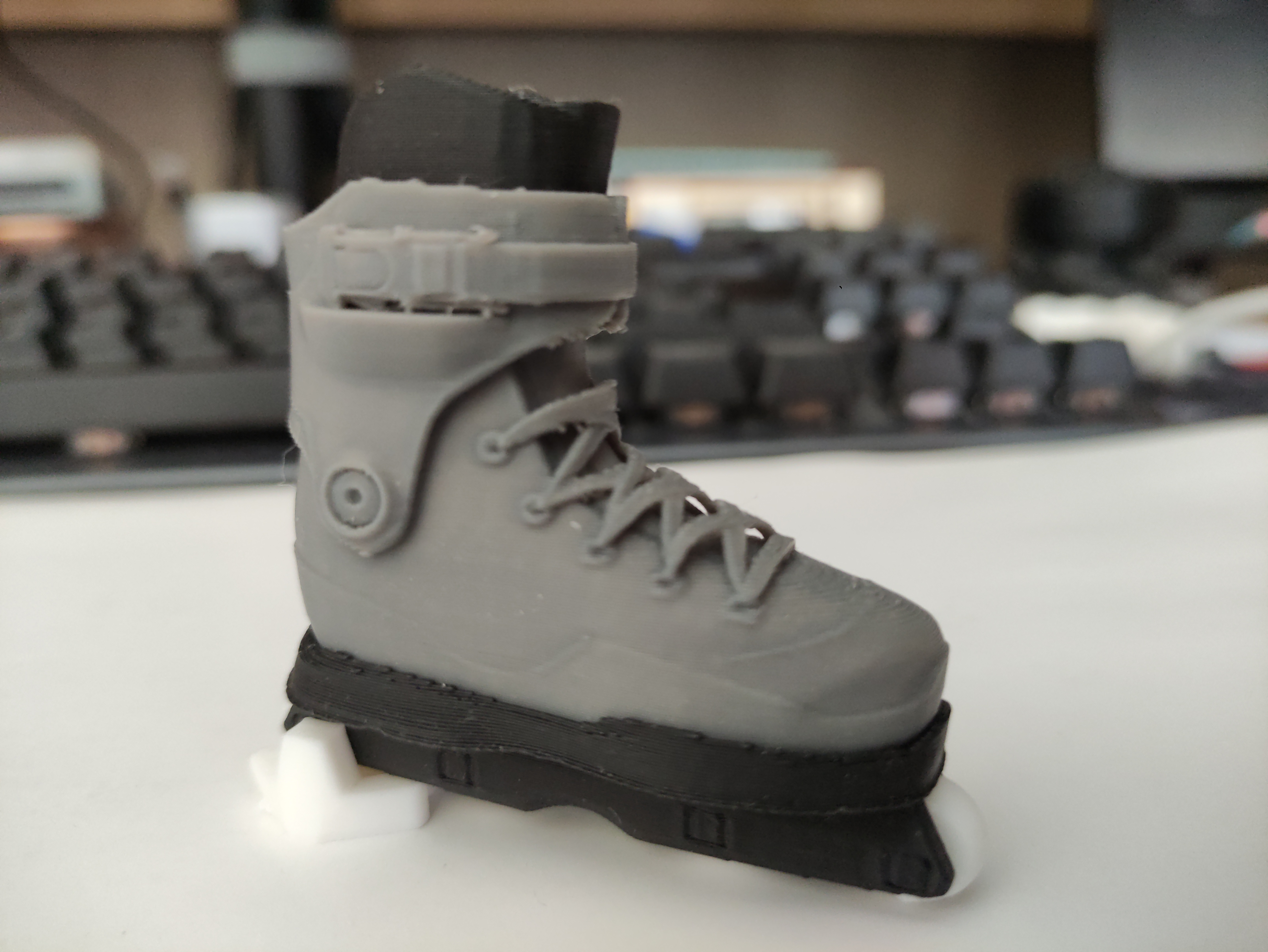 Iqon ACT Inline Skate toy keyholder