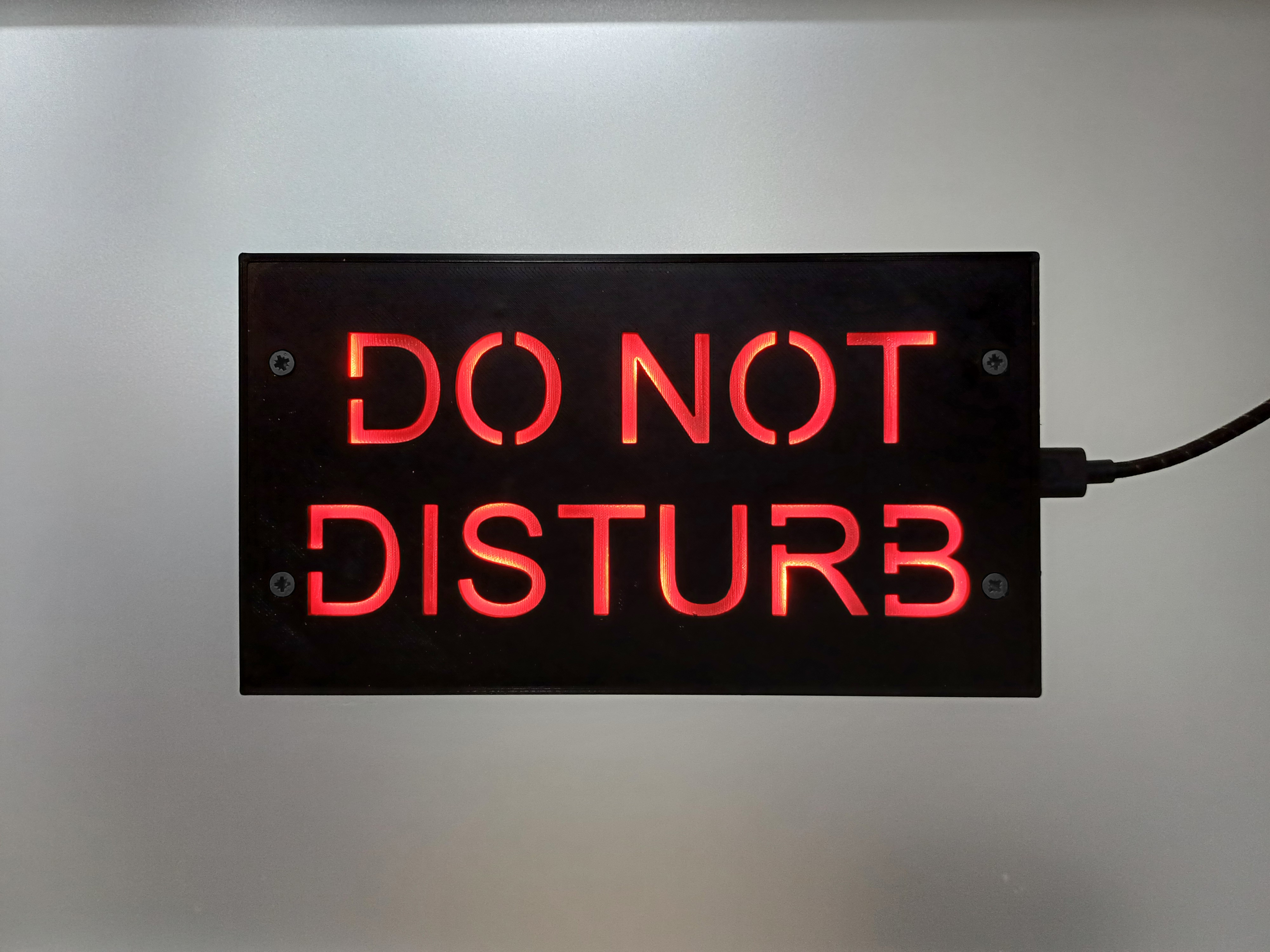 DO NOT DISTURB sign controlled by MS Teams status