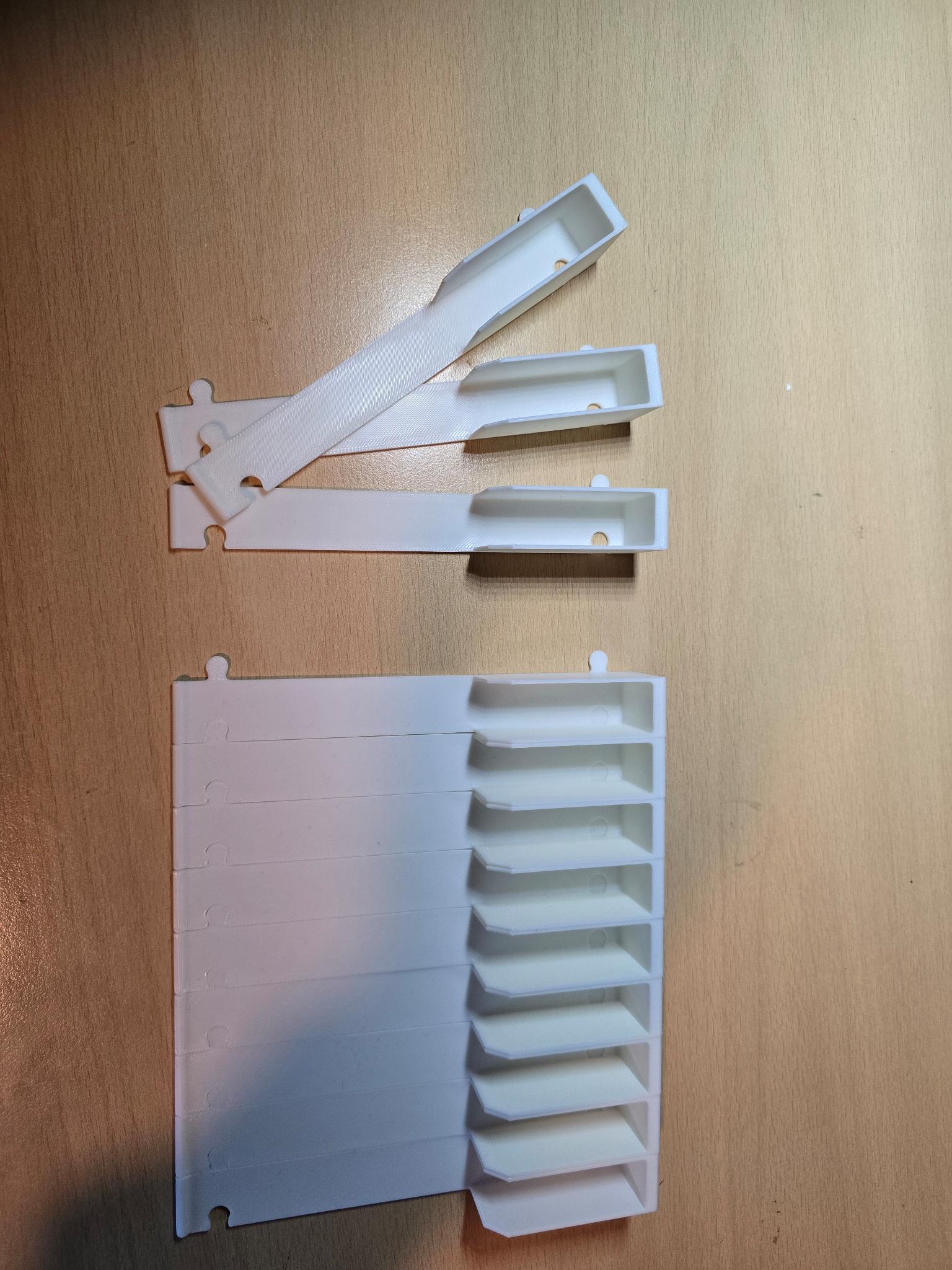 Tileable DVD/CD organizer