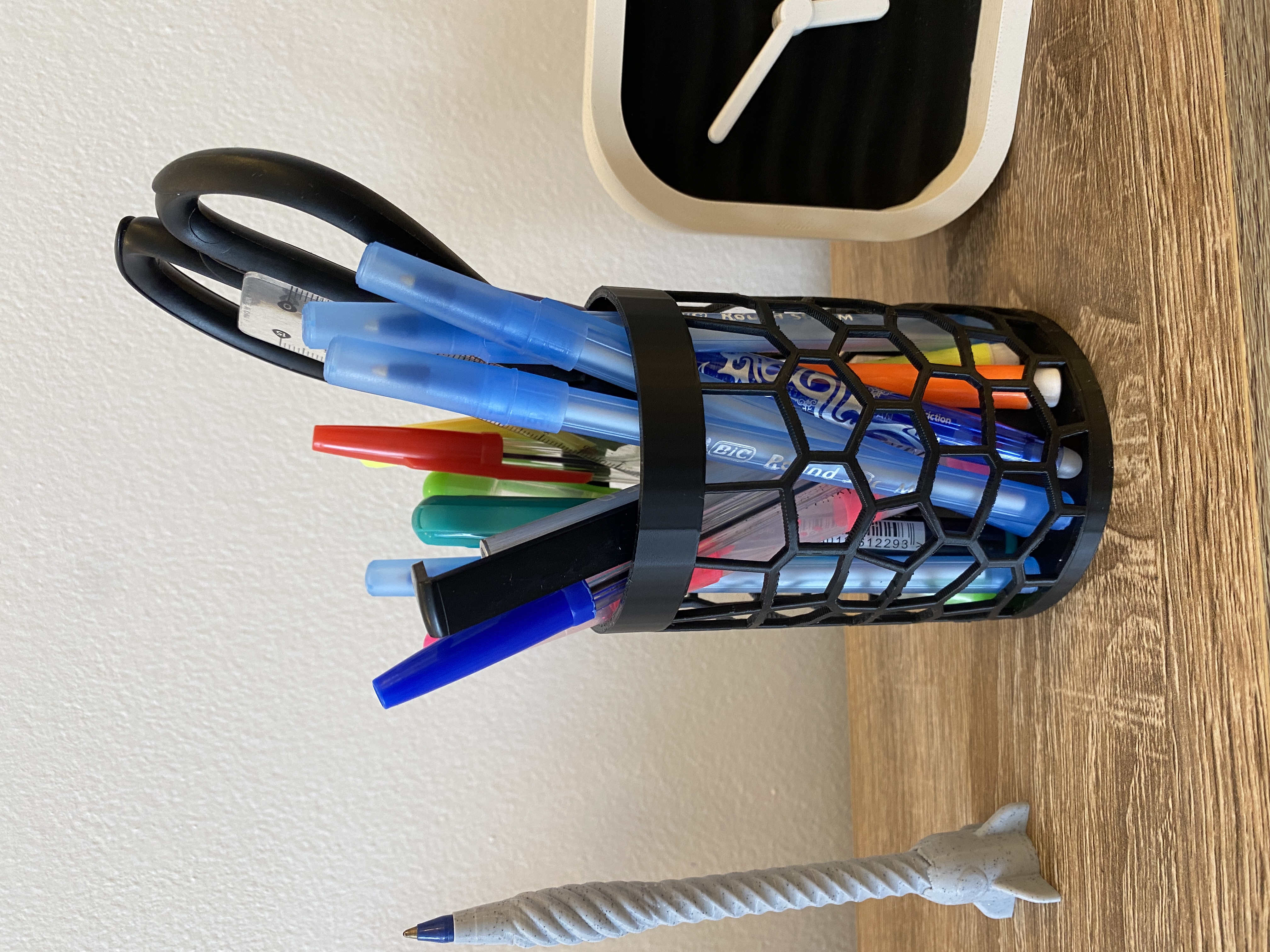 Pencil holder voronoi
