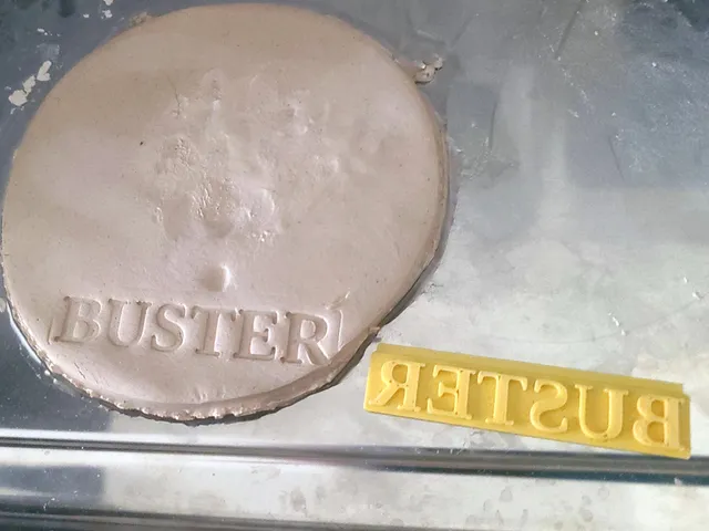 Parametric label for clay impression
