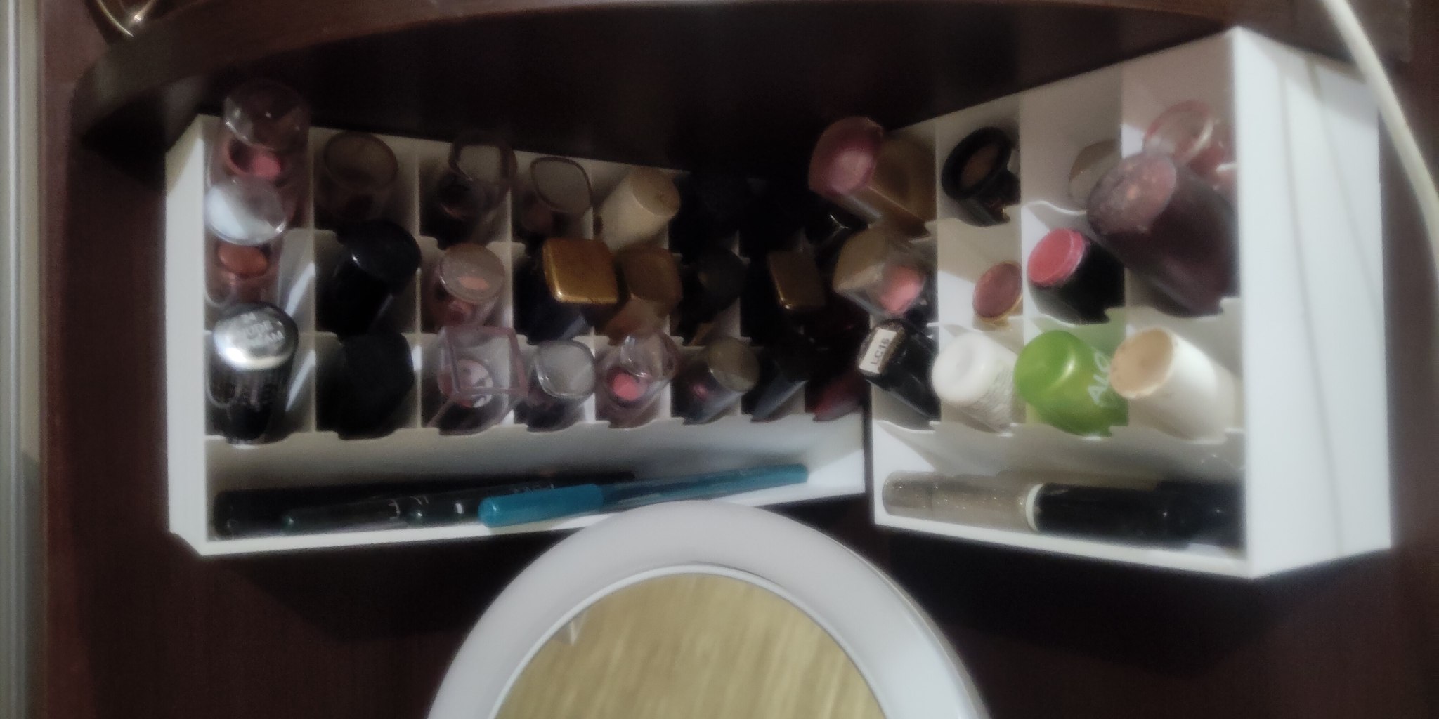 wall lipstick holder