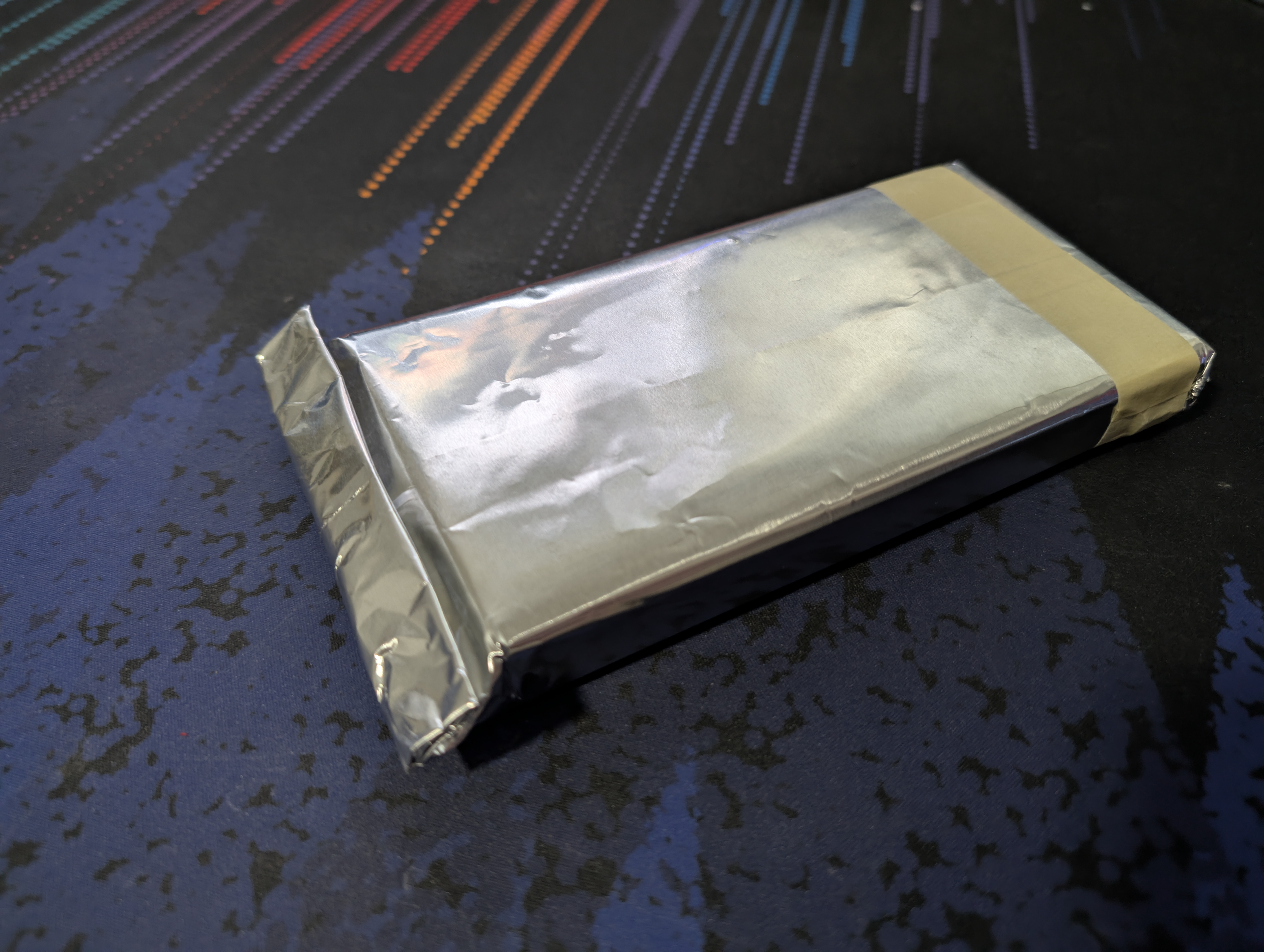 Foiled | A quick and functional Faraday Cage for your Mobile Device or Keys — miniatura 2