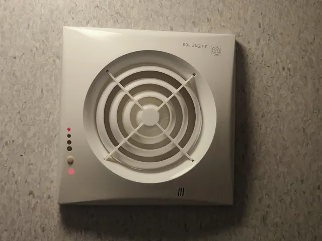 S&P Silent 100 fan guard grille