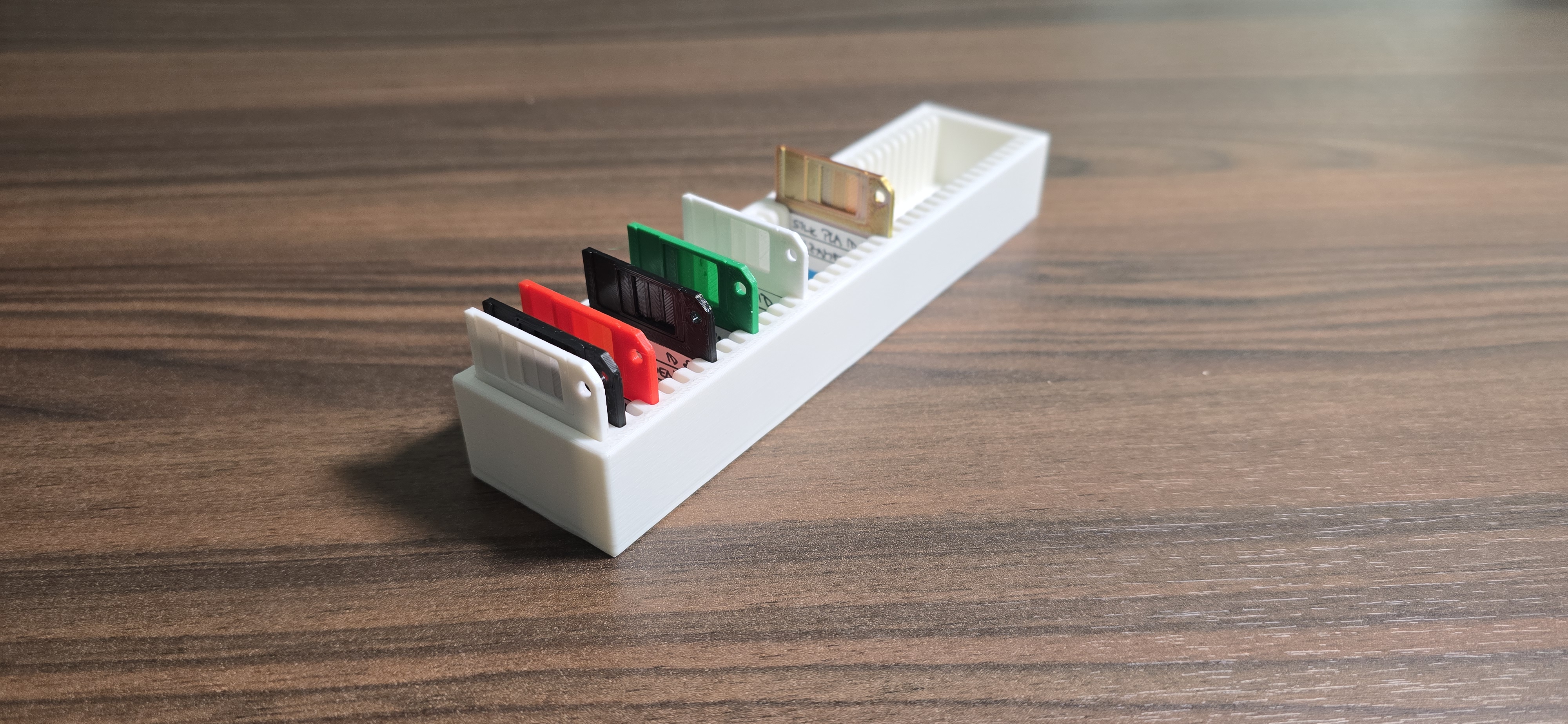 Floppydisk Filament Sample - with slots for individual disks