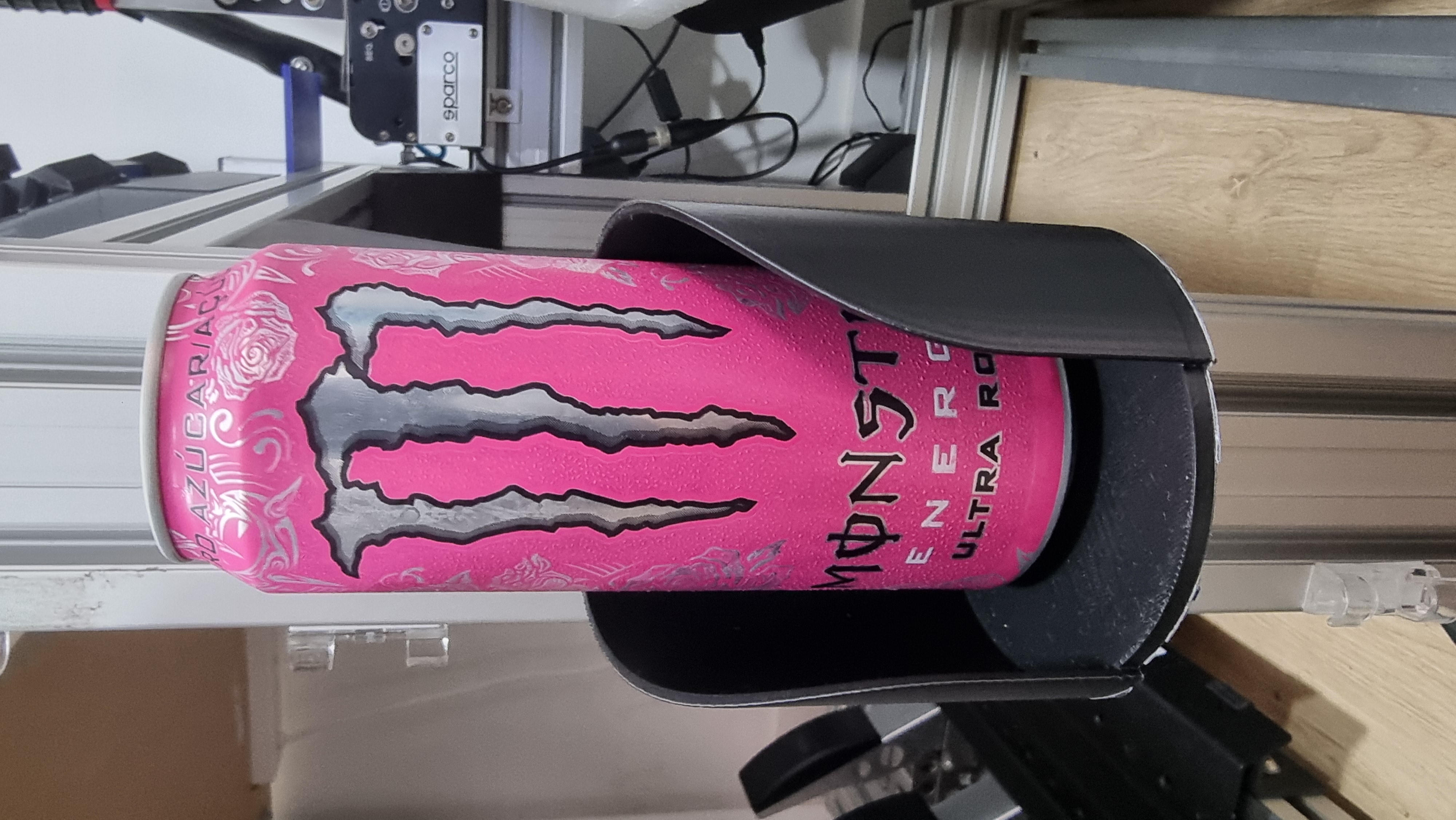 Cockpit bottle and cup holder