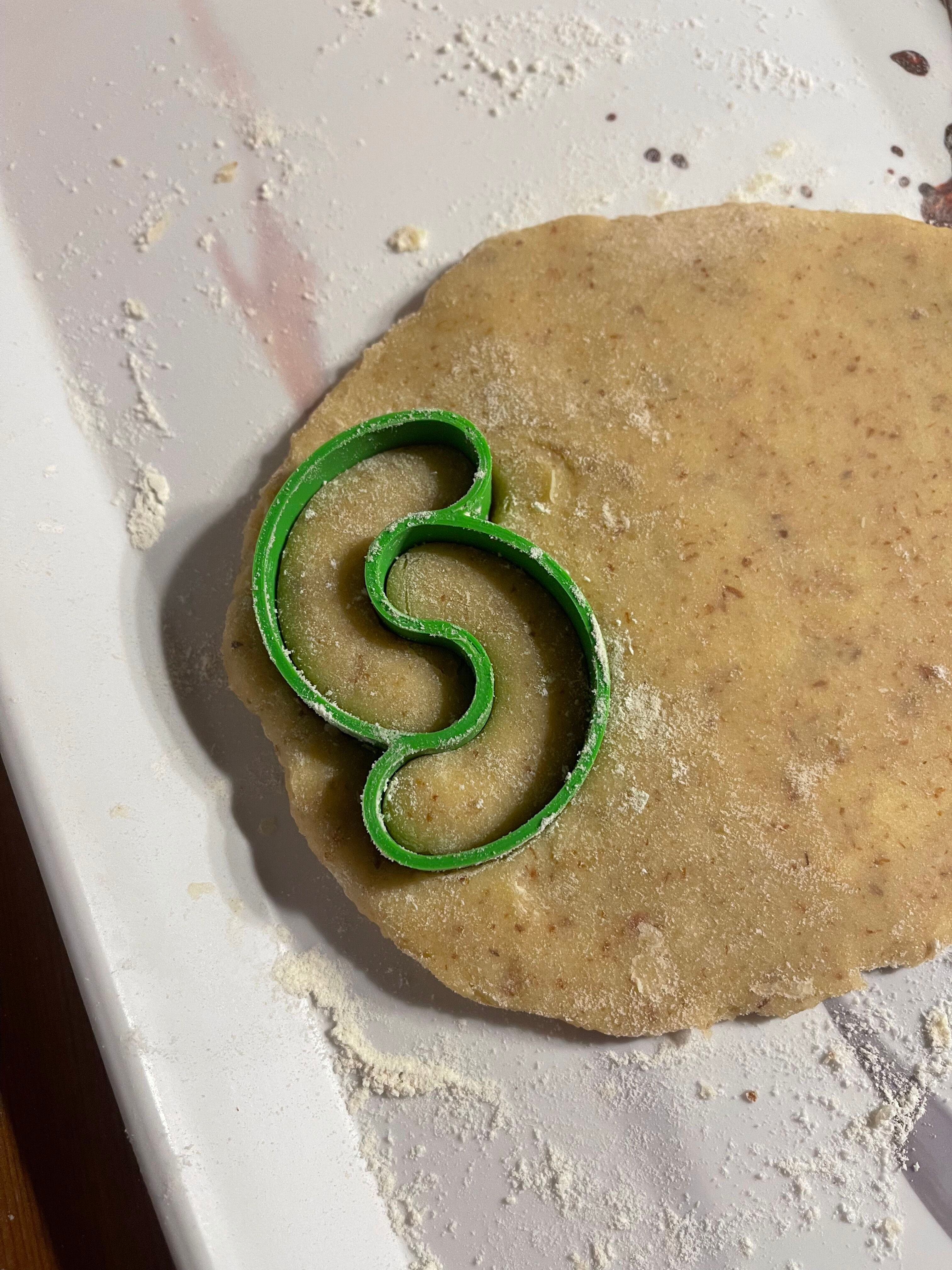 Remix Cookie Cutter / vanilla crescents cutter