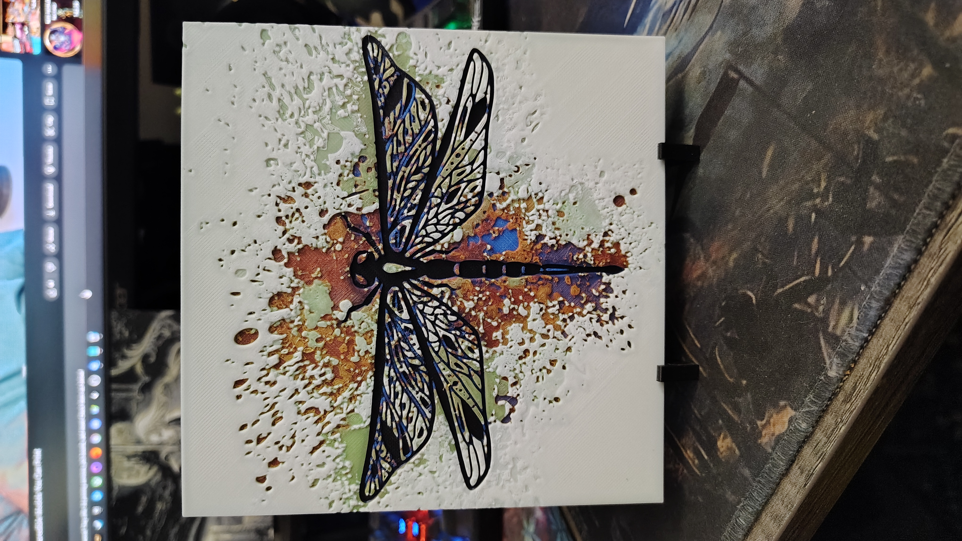 Dragonfly Paint Splatter Hueforge