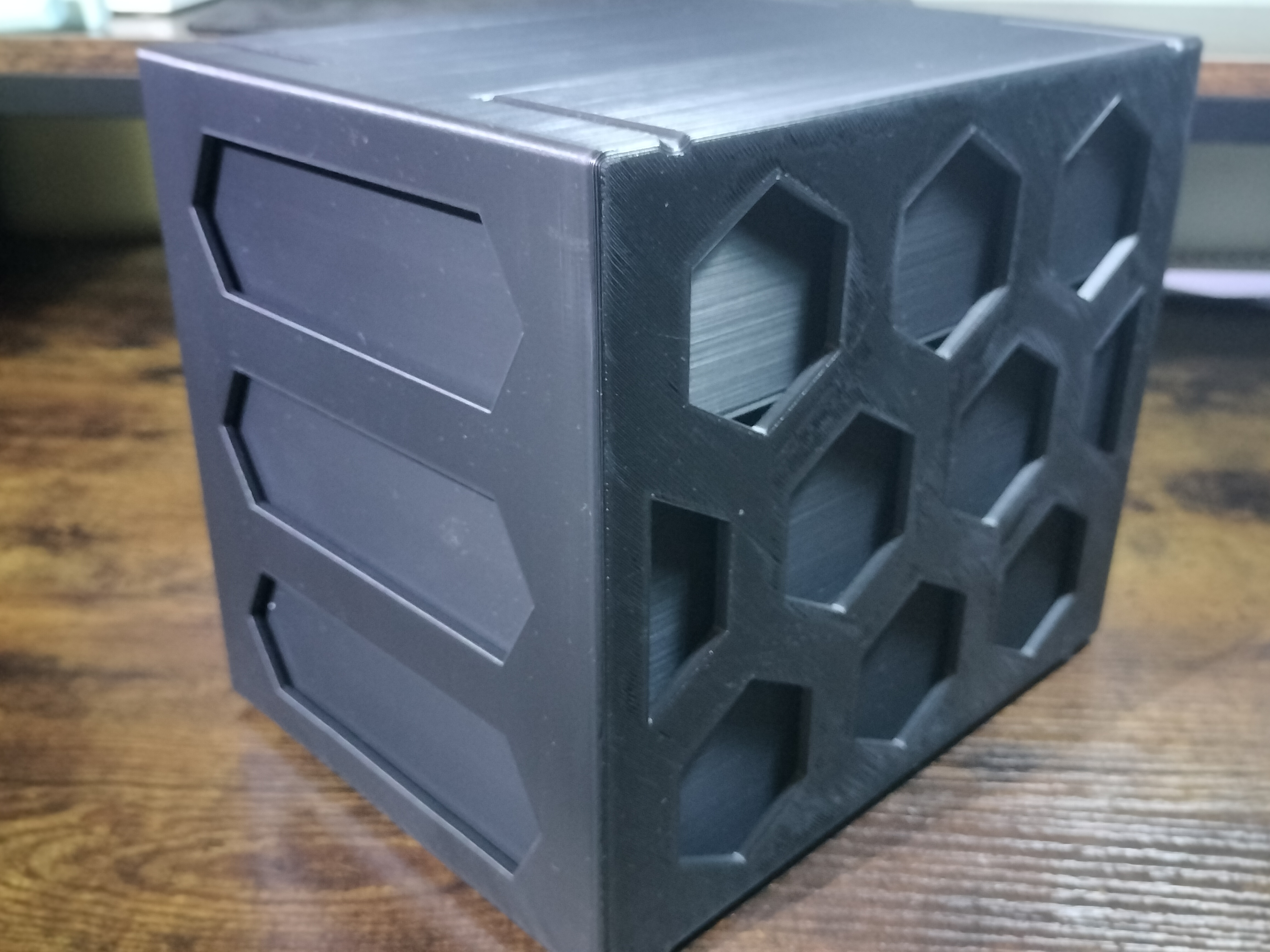 Miniatura 7 do modelo 3D Desktop Organizer - 3 Part Bin Storage - Minimalistic, Stackable, Low-Cost