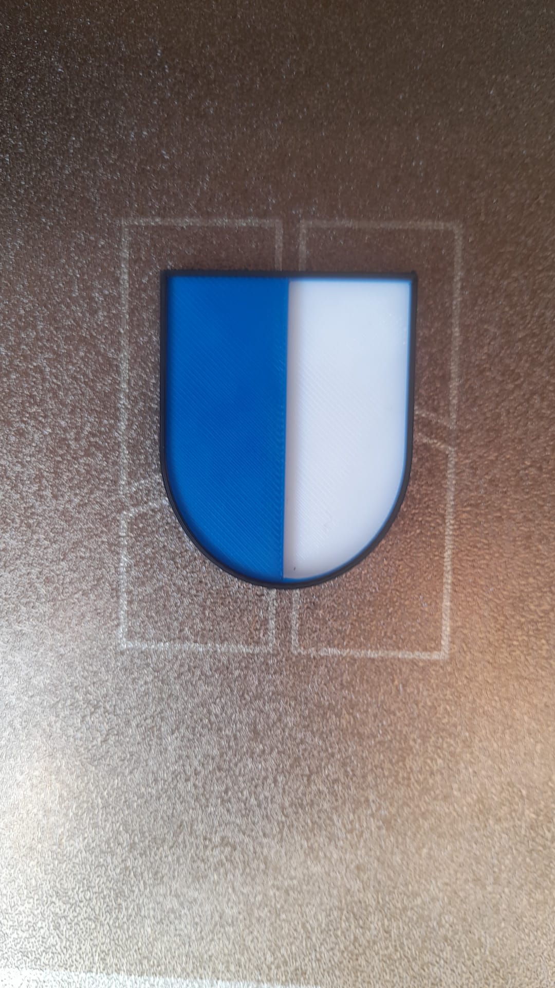 Canton of Lucerne (Luzern) Emblem – Two-Color 3D Print with Filament Swaps