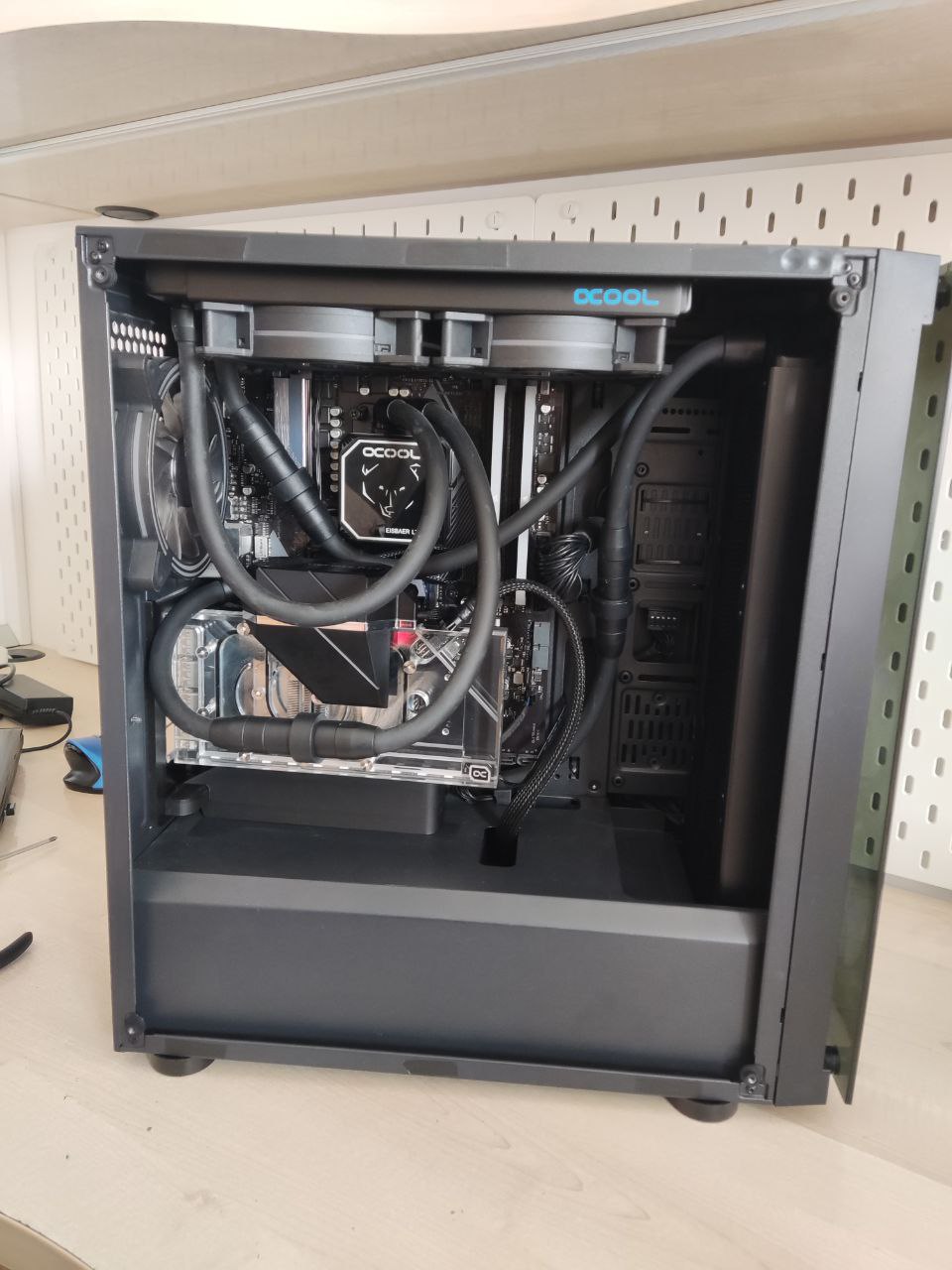 Dual vertical PCIe card riser — thumbnail 2