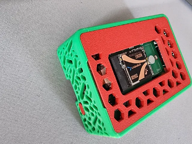 PI 5 case with official Raspberry M.2 Hat+