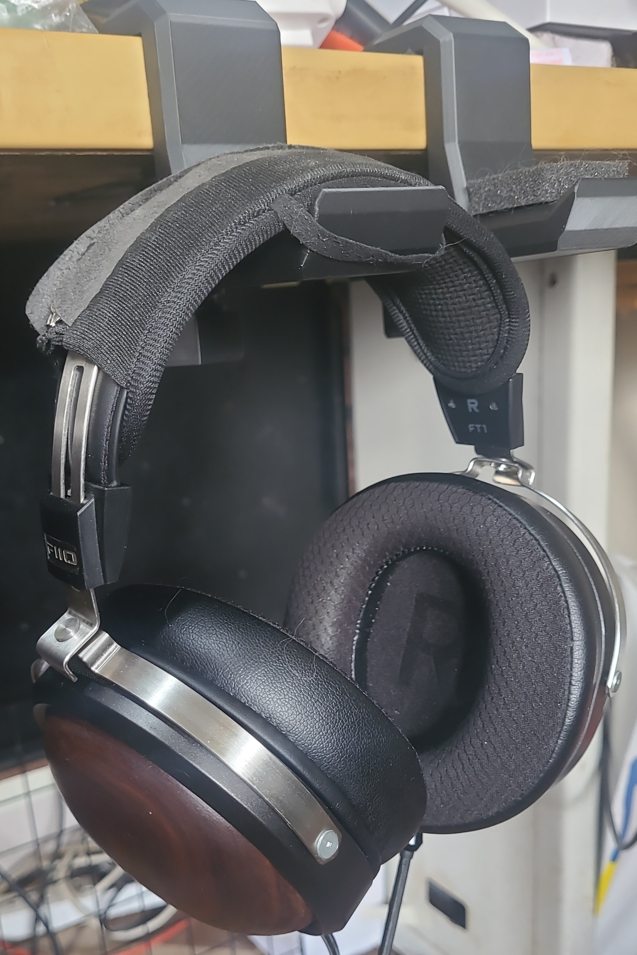 Headphone hook + SD card holder Larger (50mm)