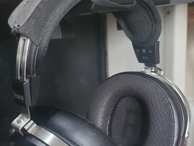 Headphone hook + SD card holder Larger (50mm)