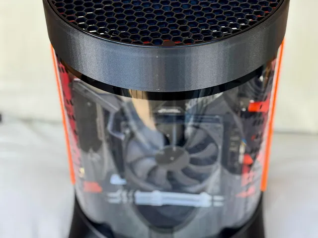 SpoolCore SFF – Mini-ITX case from Prusament spools