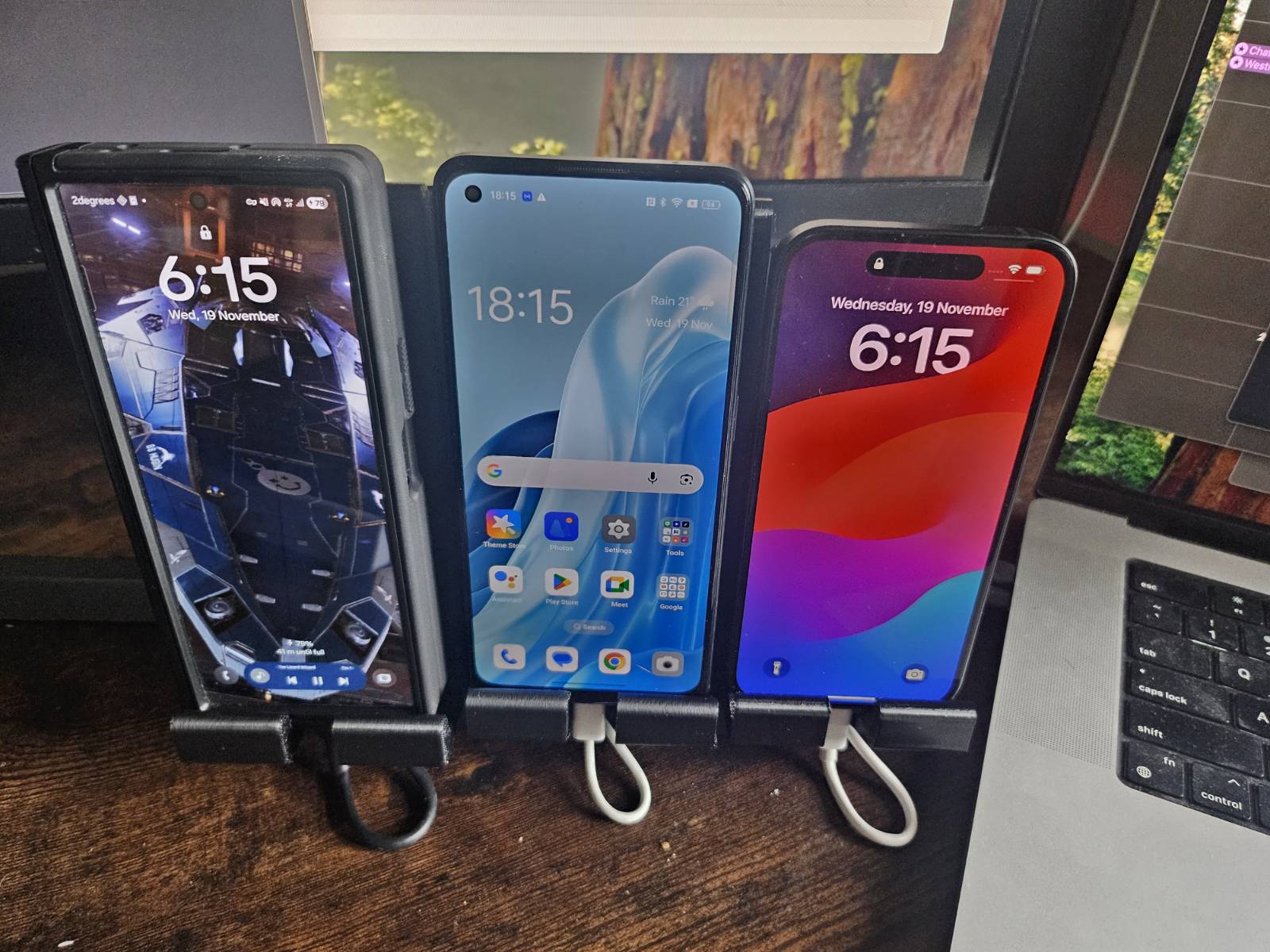 Multi-Device Chainable Stand (Parametric - OnShape)