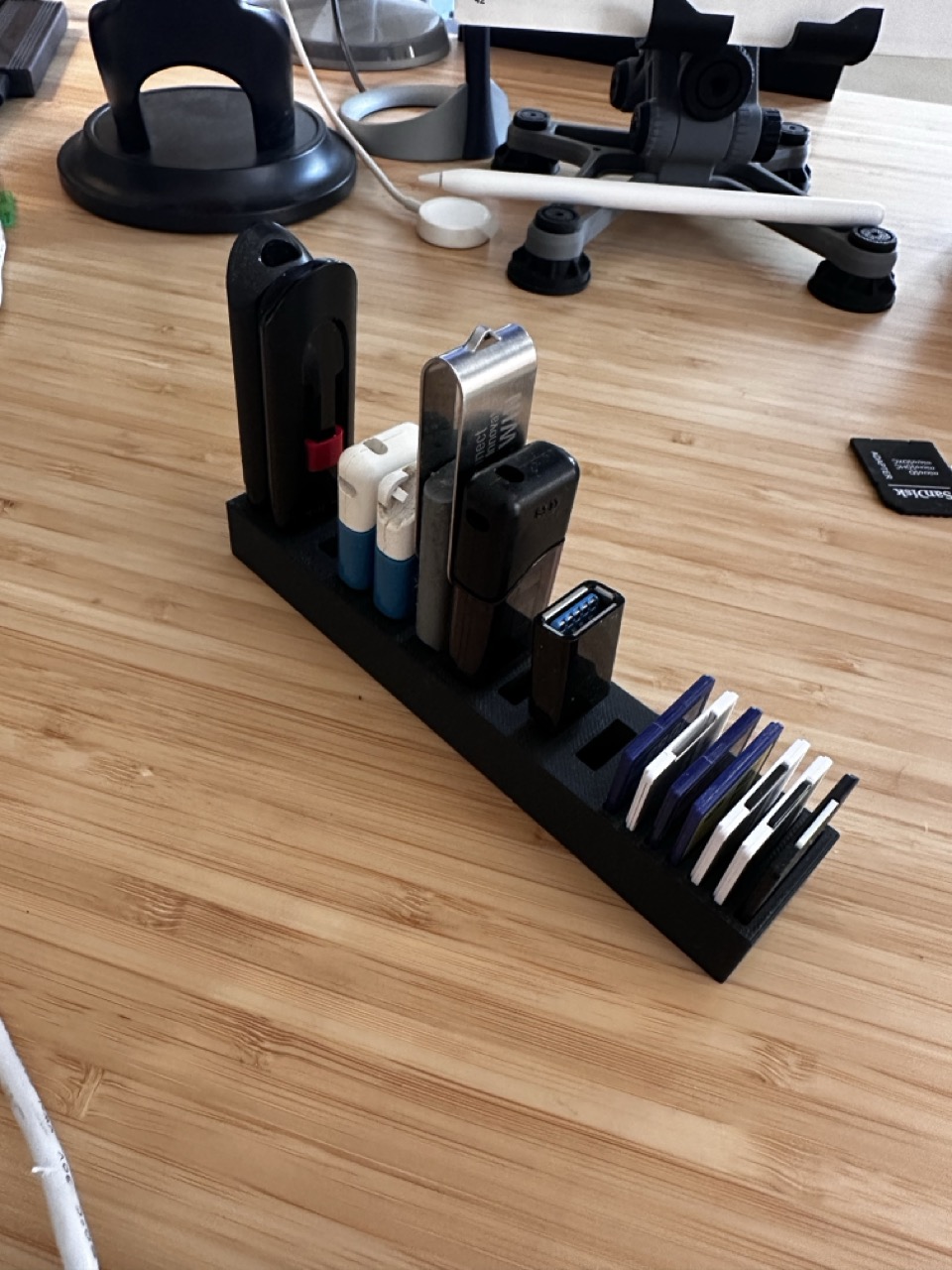 Larger SD and USB Thumb drive Holder Dock