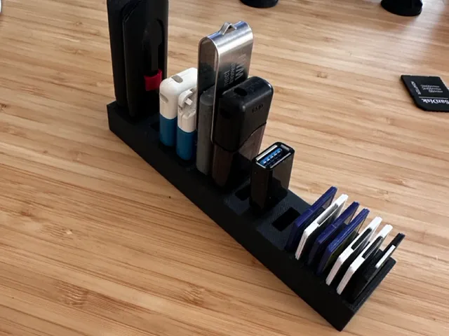 Larger SD and USB Thumb drive Holder Dock